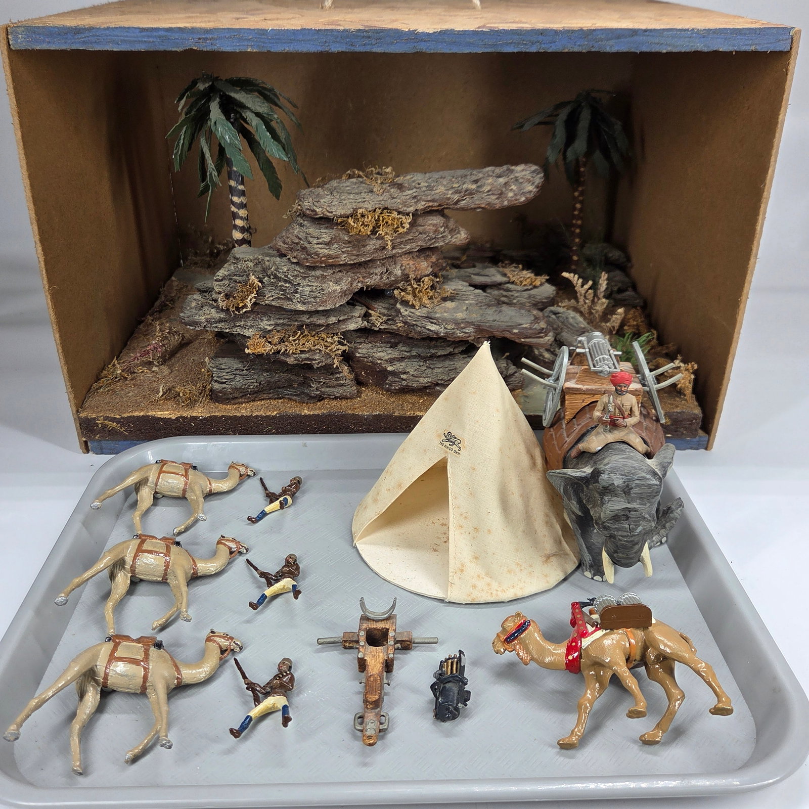 CUSTOM AFRICA DIORAMA W/ LEAD ELEPHANT & SOLDIERS (1 of 6)
