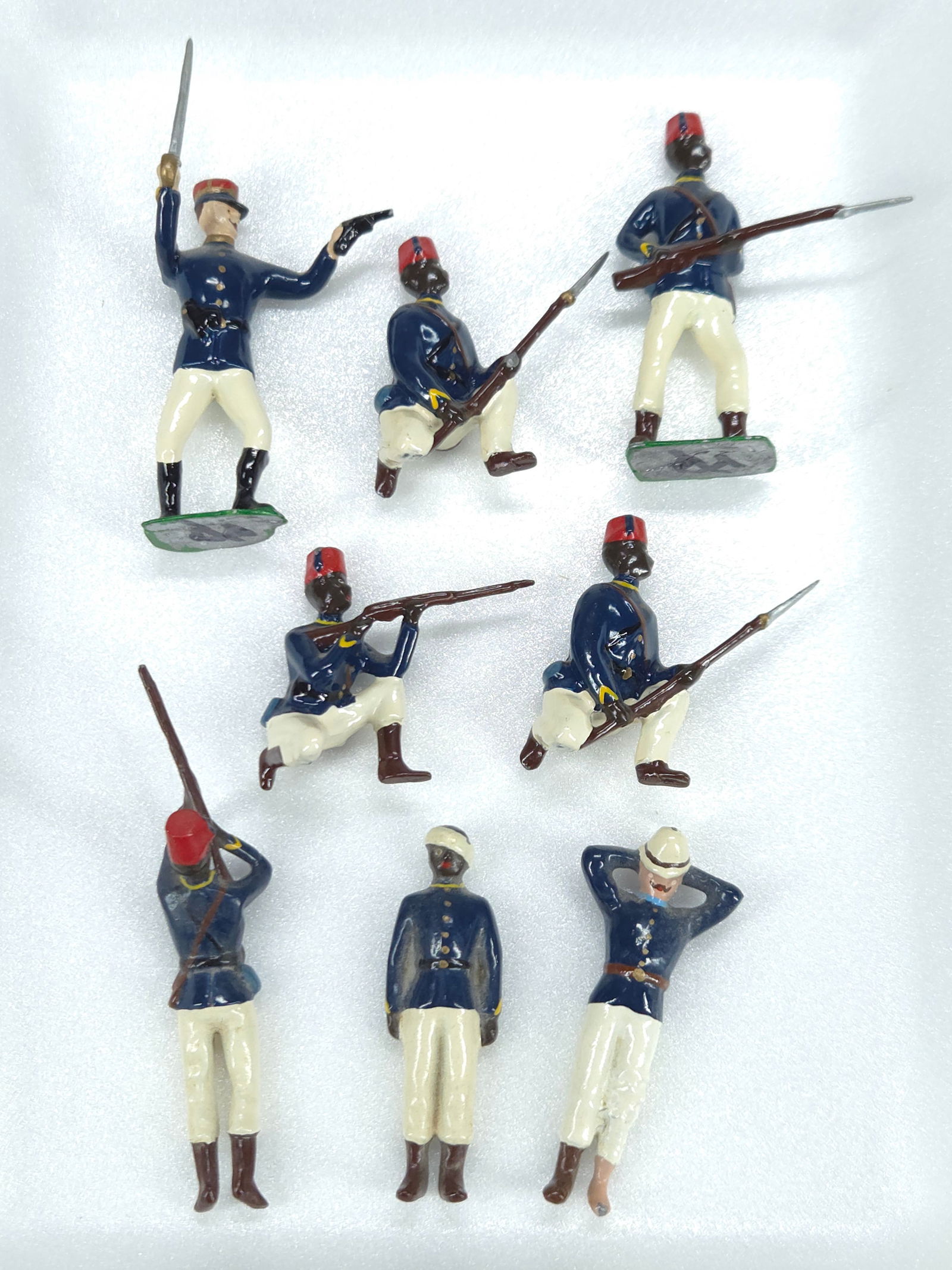 SET OF 8 HAROLD PESTANA LEAD SOLDIERS (1 of 4)