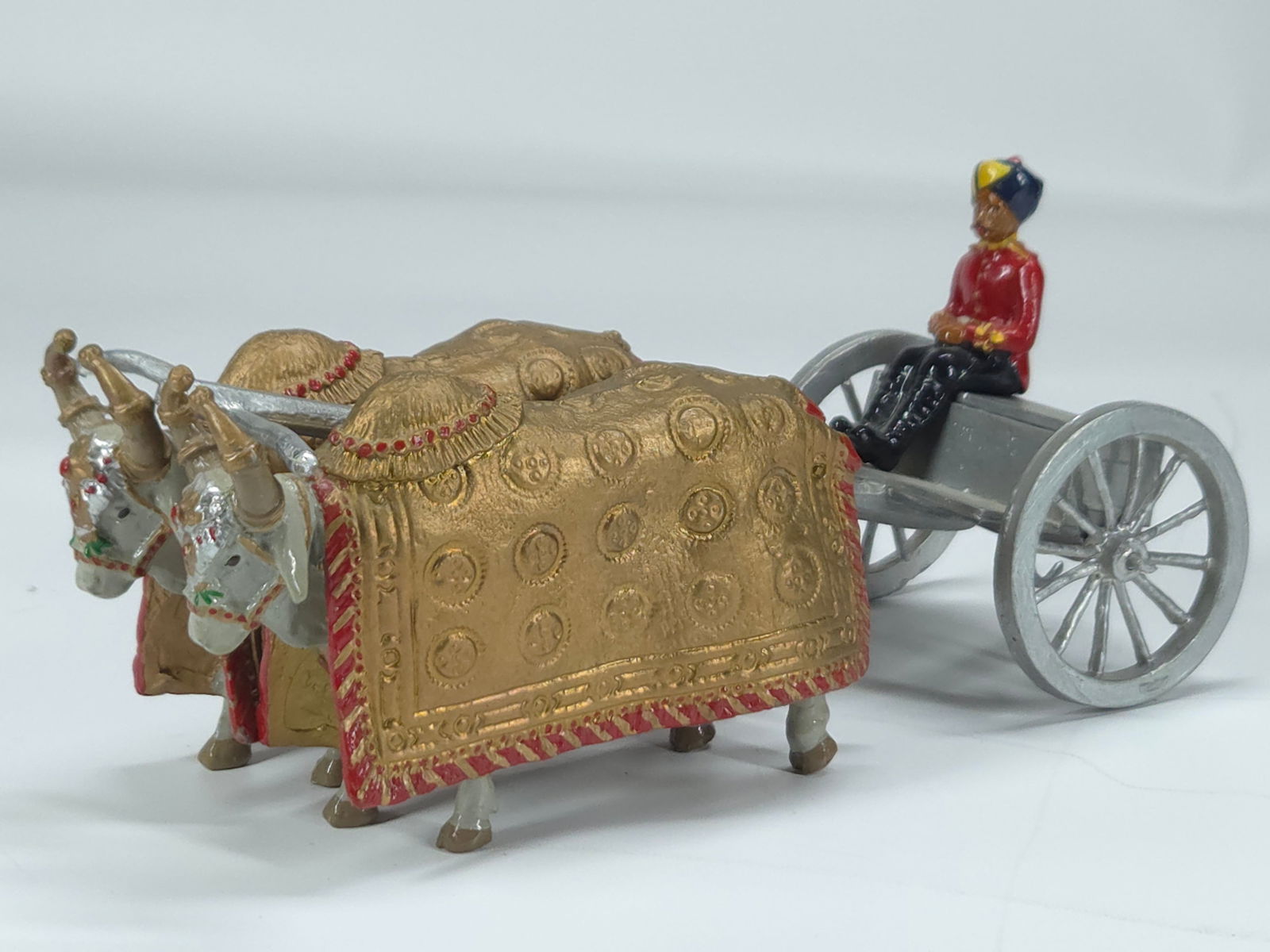 TROPHY MINIATURES LEAD OX CART (1 of 4)
