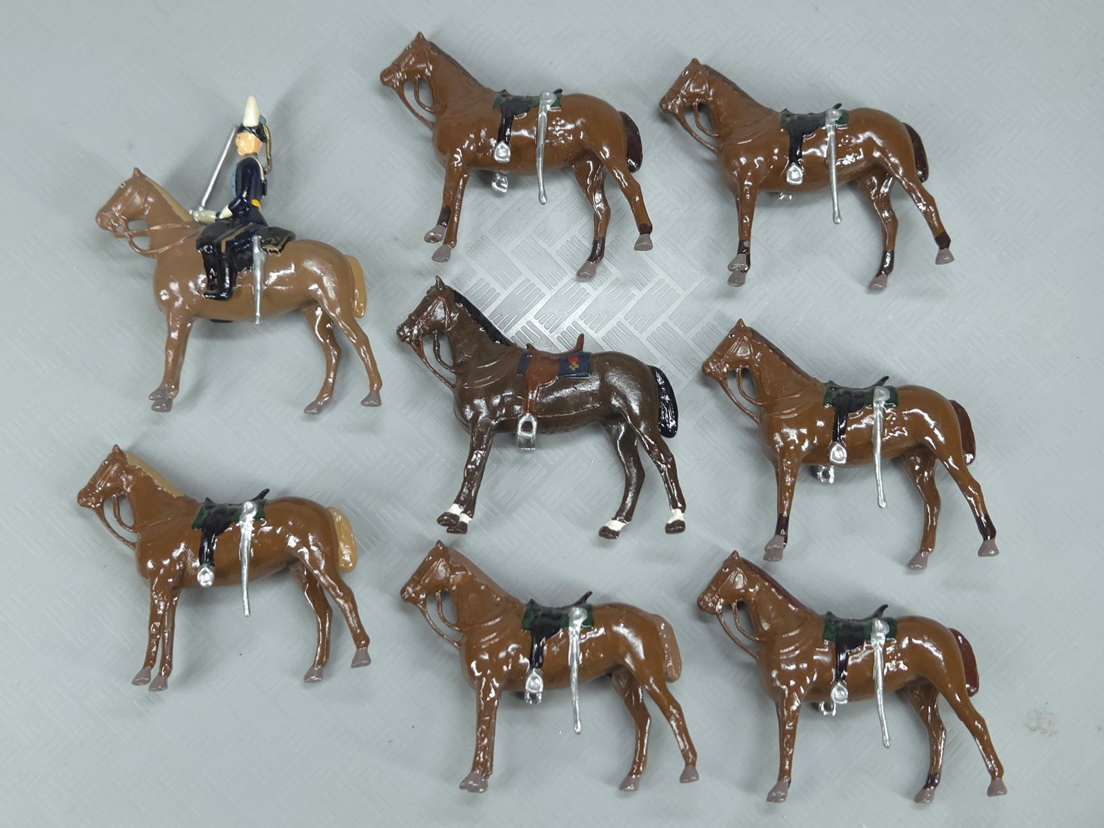 8) BRITAIN'S & OTHER BRAND LEAD HORSES (1 of 5)