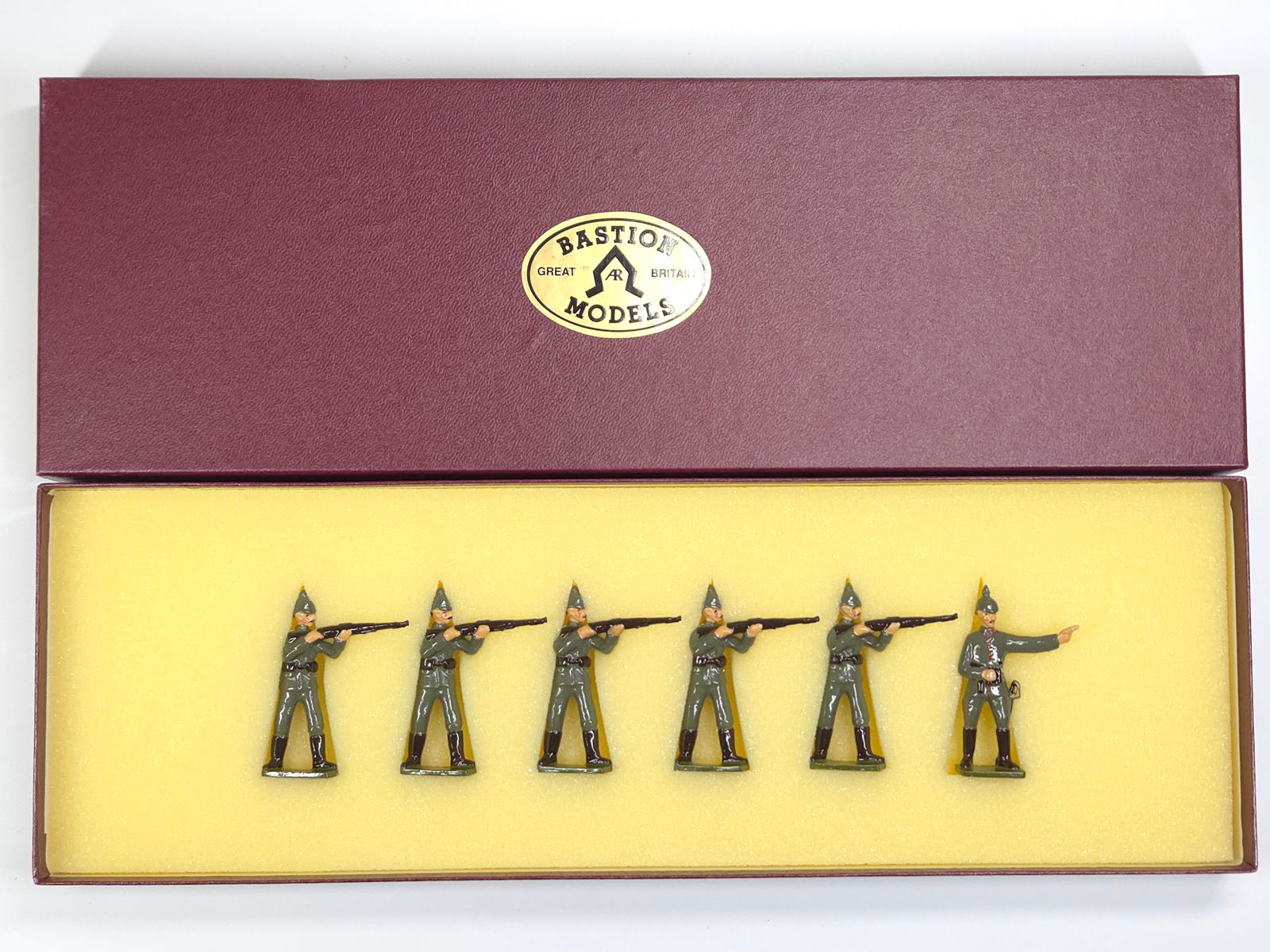 BASTION MODELS GERMAN INFANTRY STANDING FIRING 1915 (1 of 4)