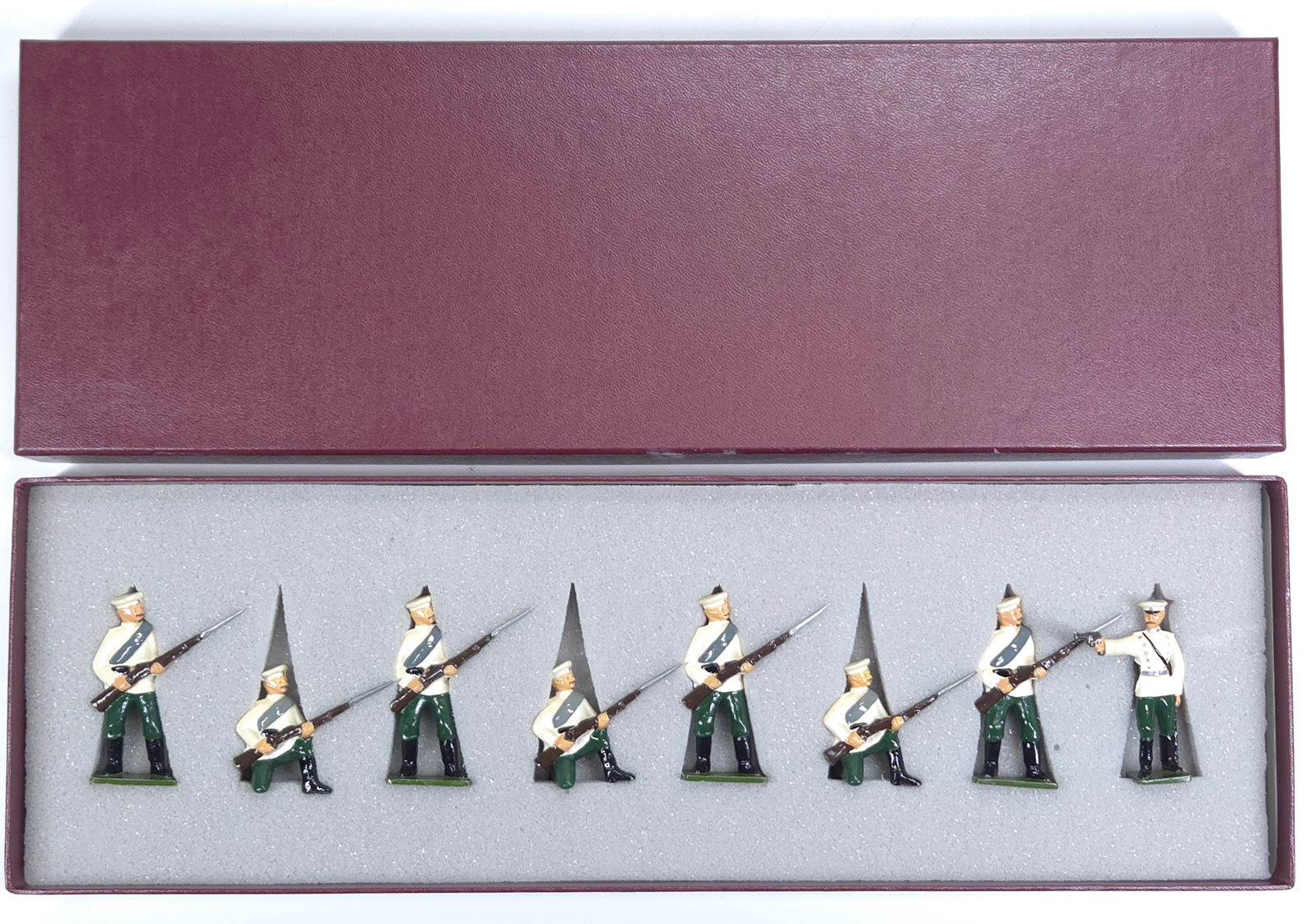 BASTION MODELS 8-PIECE SOLDIER SET (1 of 4)