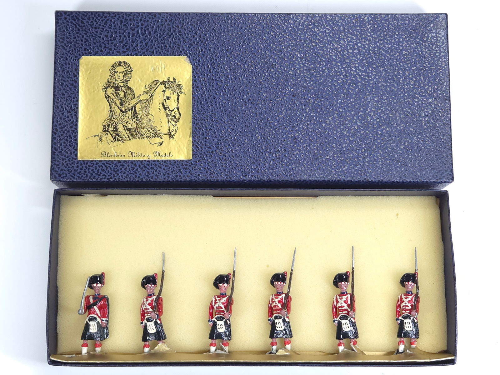BLENHEIM MILITARY MODELS 6-PIECE SOLDIER SET (1 of 4)