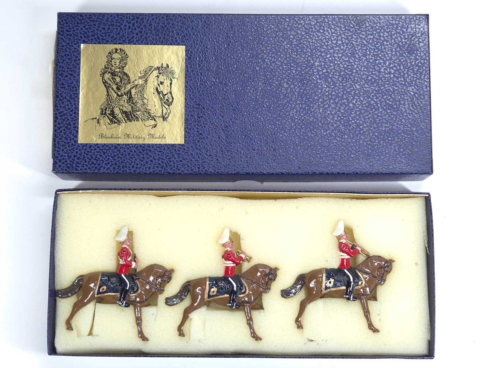 BLENHEIM MODELS 3-PIECE MOUNTED QUEENS OWN (1 of 4)