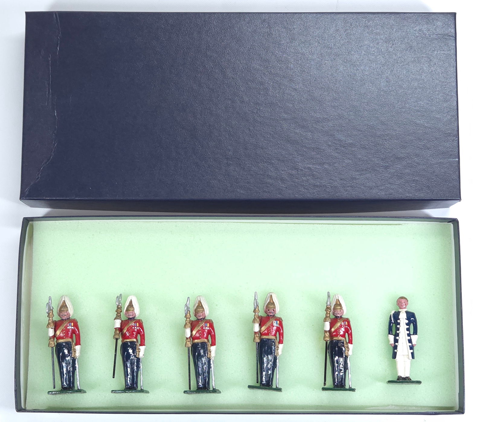 BLENHEIM MODELS 6-PIECE SOLDIER SET (1 of 4)