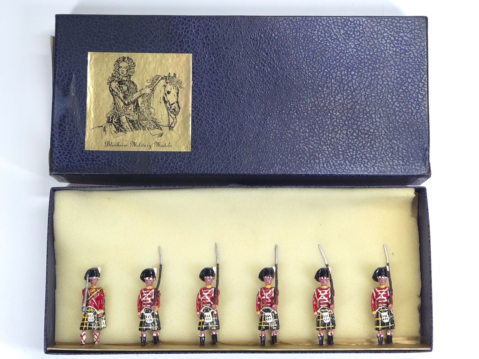 BLENHEIM MODELS 6-PIECE SOLDIER SET (1 of 4)