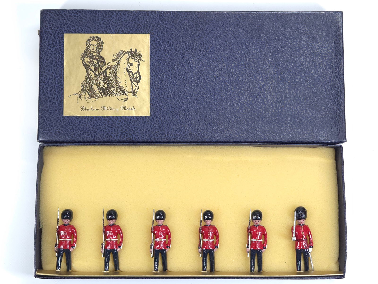 BLENHEIM MODELS SCOTS GUARDS PRESENT DAY (1 of 4)