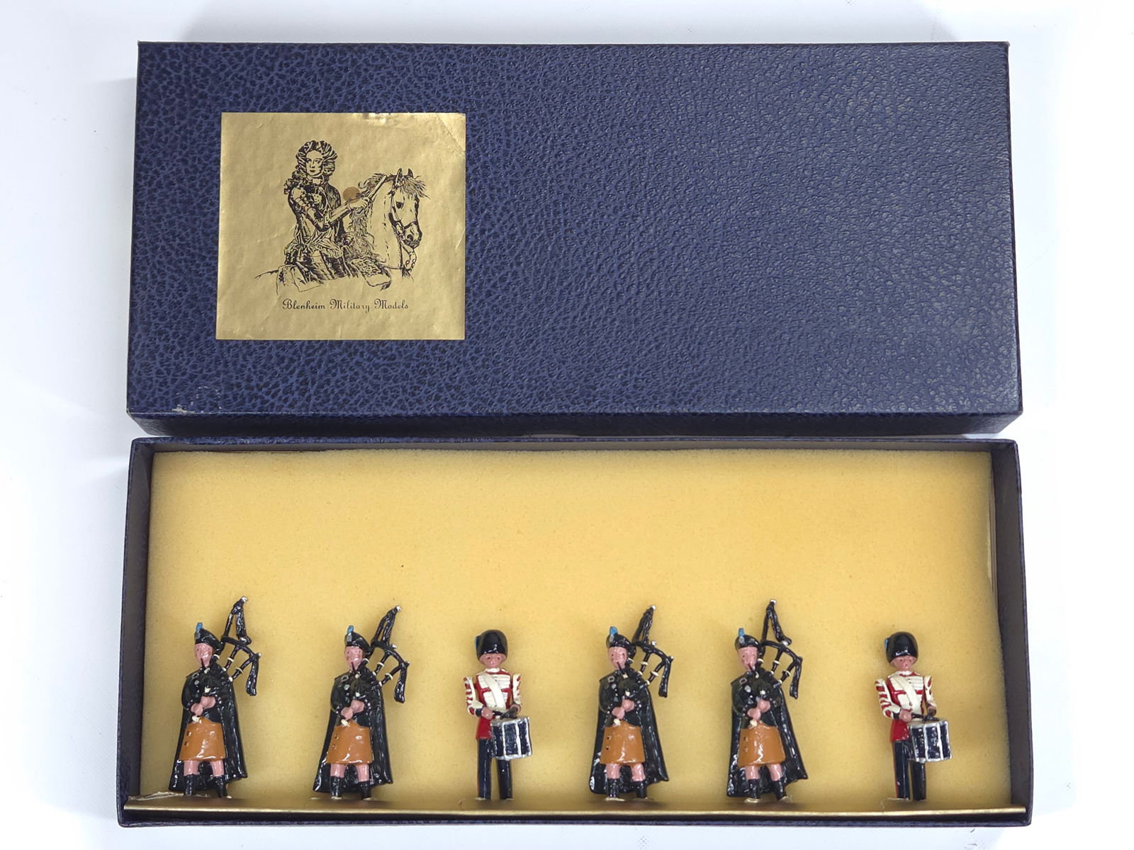 BLENHEIM MODELS IRISH GUARDS PIPES & DRUMS ADD ON SET: REMAINS IN VERY GOOD CONDITION WITH BOX.
