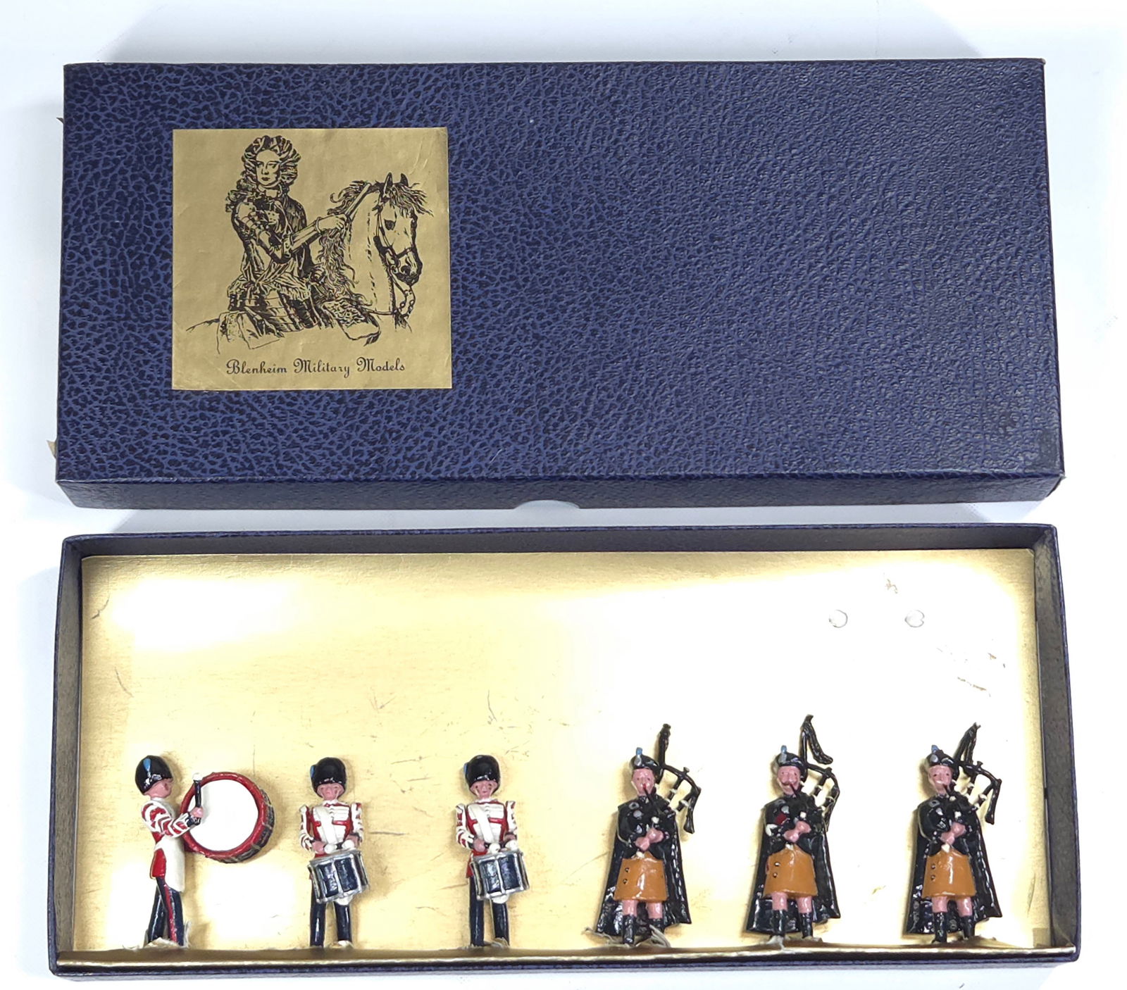 BLENHEIM MODELS IRISH GUARDS PIPES & DRUMS BASIC SET: REMAINS IN VERY GOOD CONDITION WITH BOX.