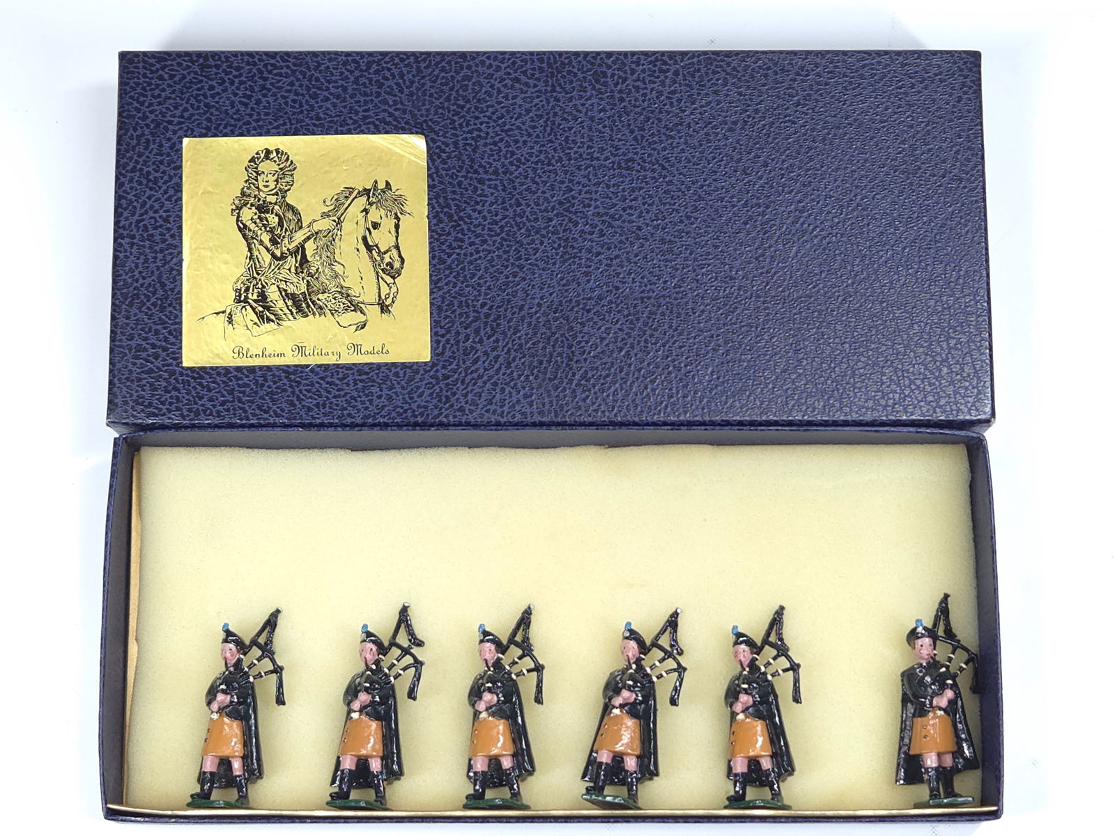 BLENHEIM MODELS IRISH GUARDS PIPES SET (1 of 4)