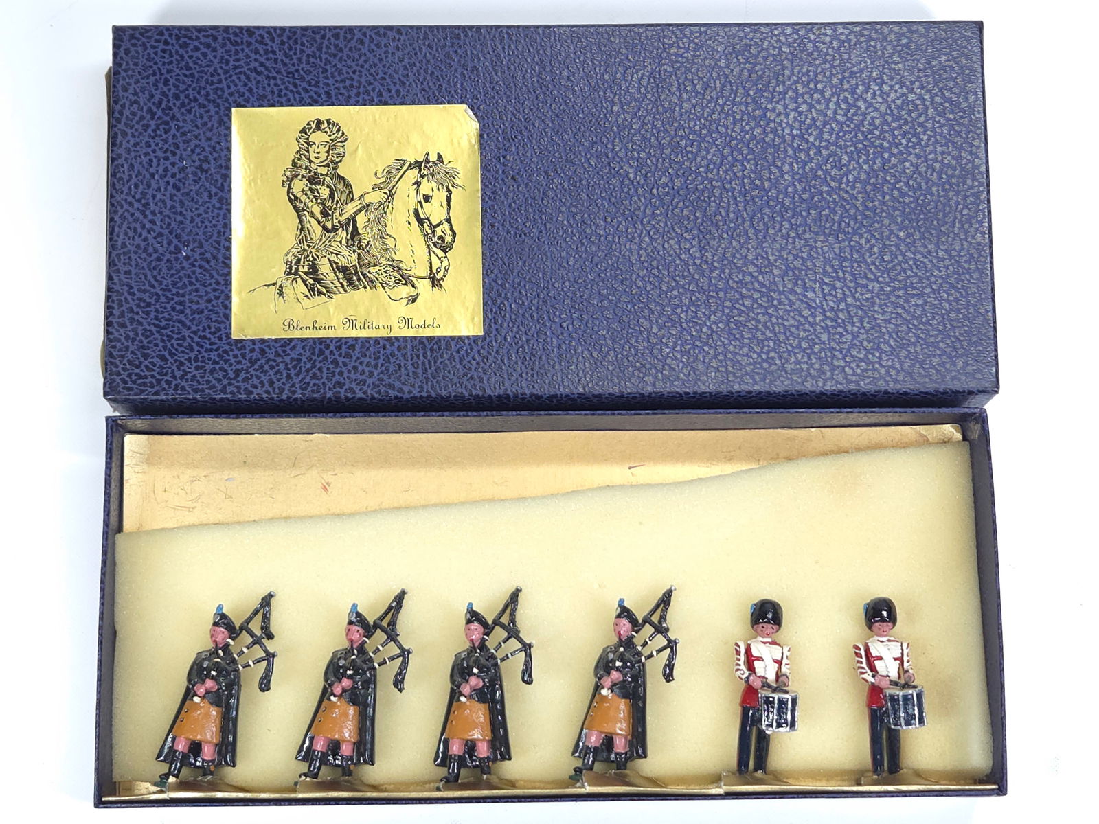BLENHEIM MODELS IRISH GUARDS PIPES & DRUMS ADD ON SET: REMAINS IN VERY GOOD CONDITION WITH BOX.