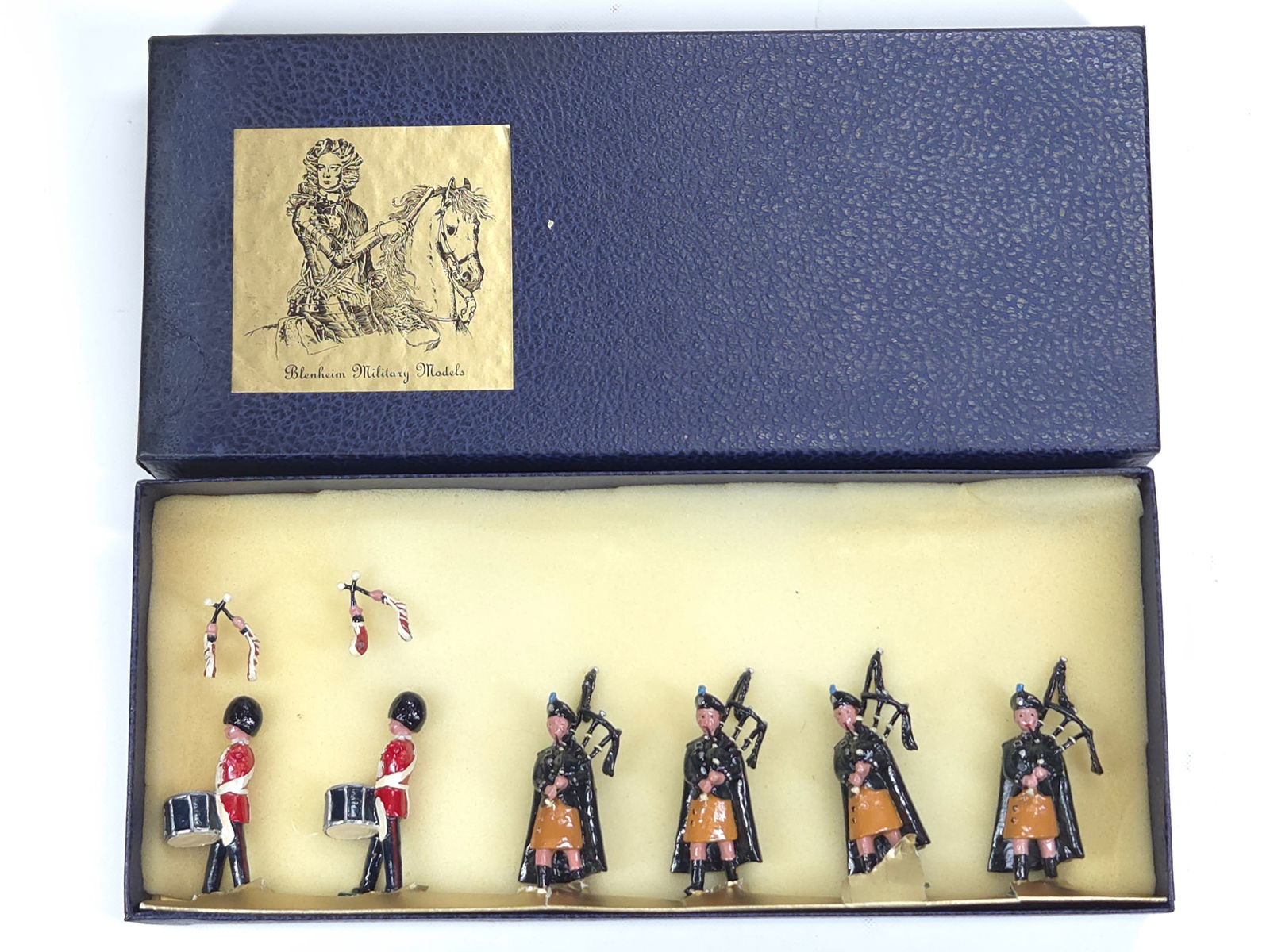 BLENHEIM MODELS IRISH GUARDS PIPES & DRUMS ADD ON SET: REMAINS IN VERY GOOD CONDITION WITH BOX.