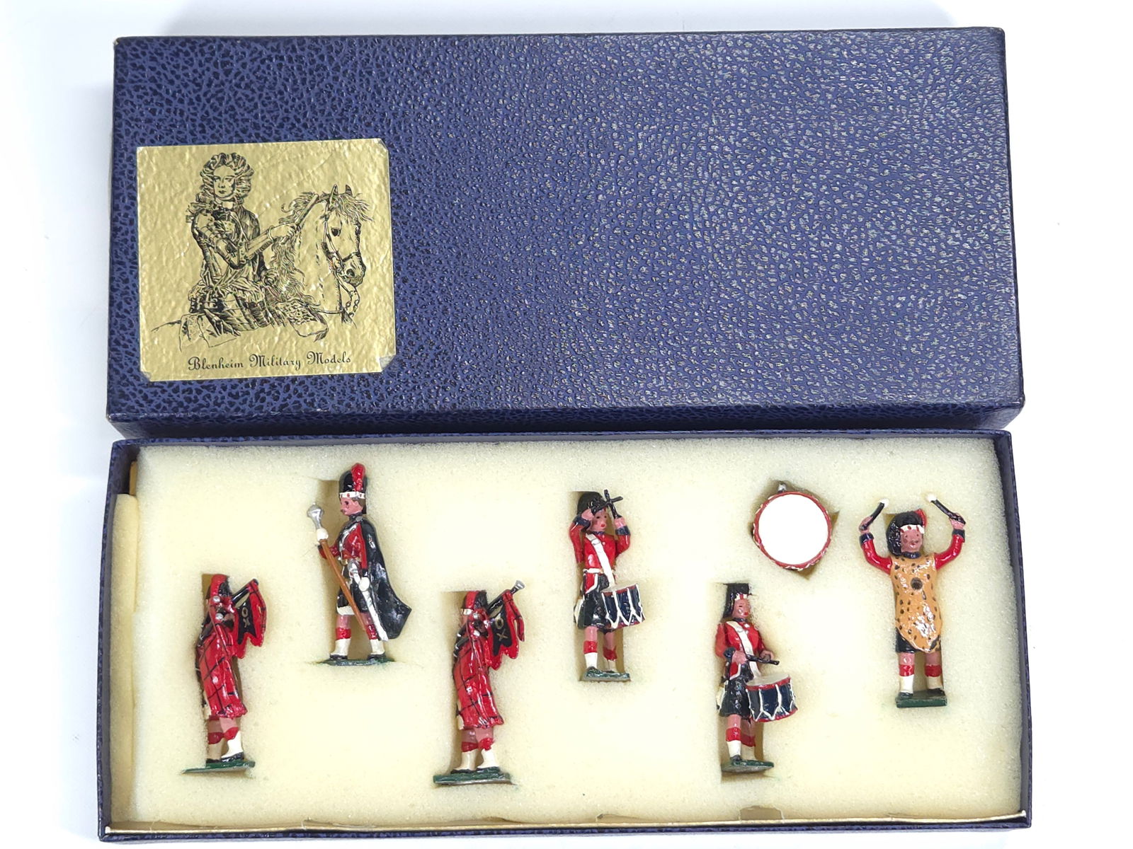 BLENHEIM MODELS BLACK WATCH PIPES & DRUMS BASIC SET: REMAINS IN VERY GOOD CONDITION WITH BOX.