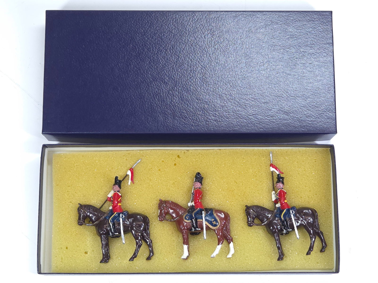 BLENHEIM MILITARY MODELS MOUNTED SOLDIER SET (1 of 4)
