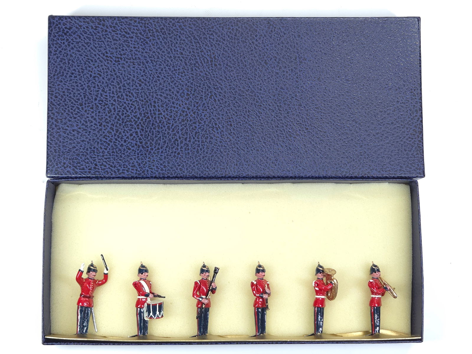 BLENHEIM MODELS SOLDIER MARCHING BAND UNIT (1 of 4)