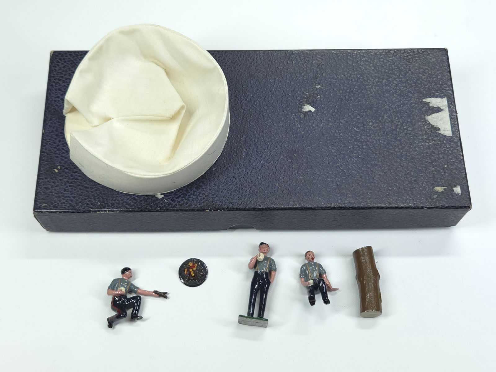 BLENHEIM MODELS CAMPFIRE SET (1 of 4)