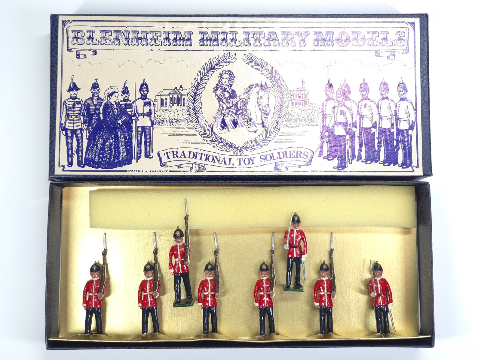 BLENHEIM MODELS GLOUCESTER REGIMENT COLOURS (1 of 4)