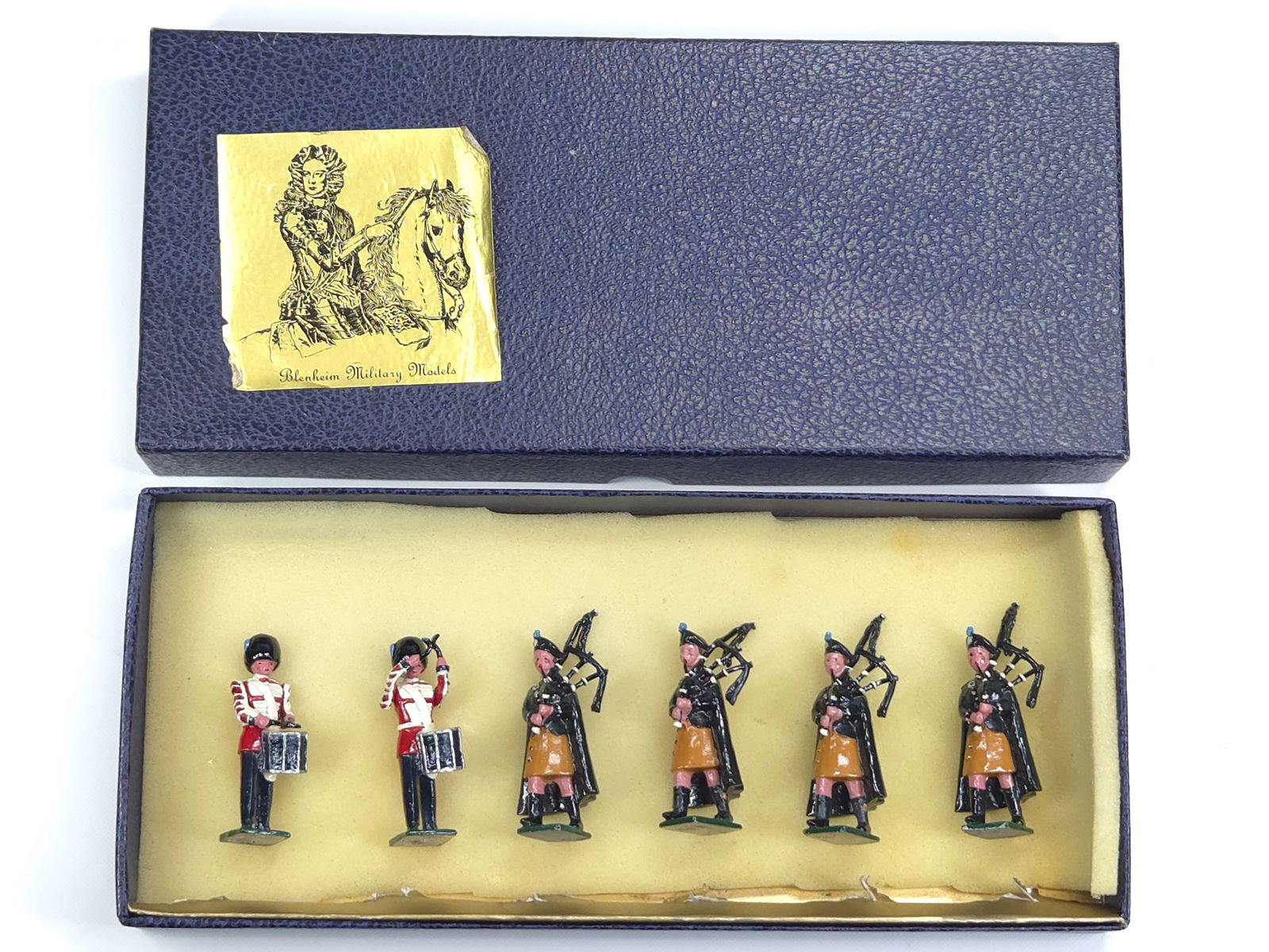BLENHEIM MODELS IRISH GUARDS PIPES & DRUMS ADD ON SET: REMAINS IN VERY GOOD CONDITION WITH BOX.