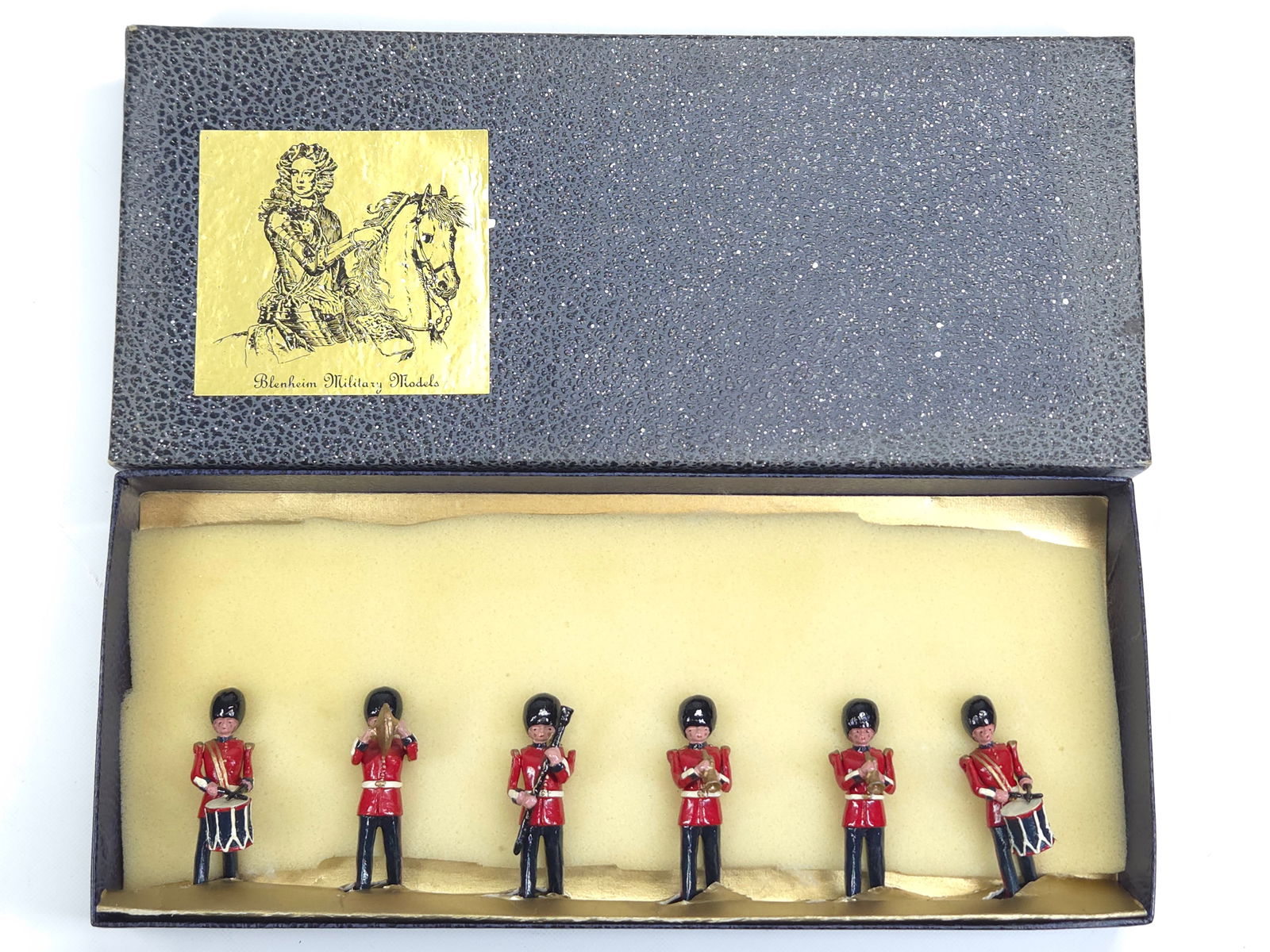 BLENHEIM MILITARY MODELS 6-PIECE SOLDIER BAND SET (1 of 4)
