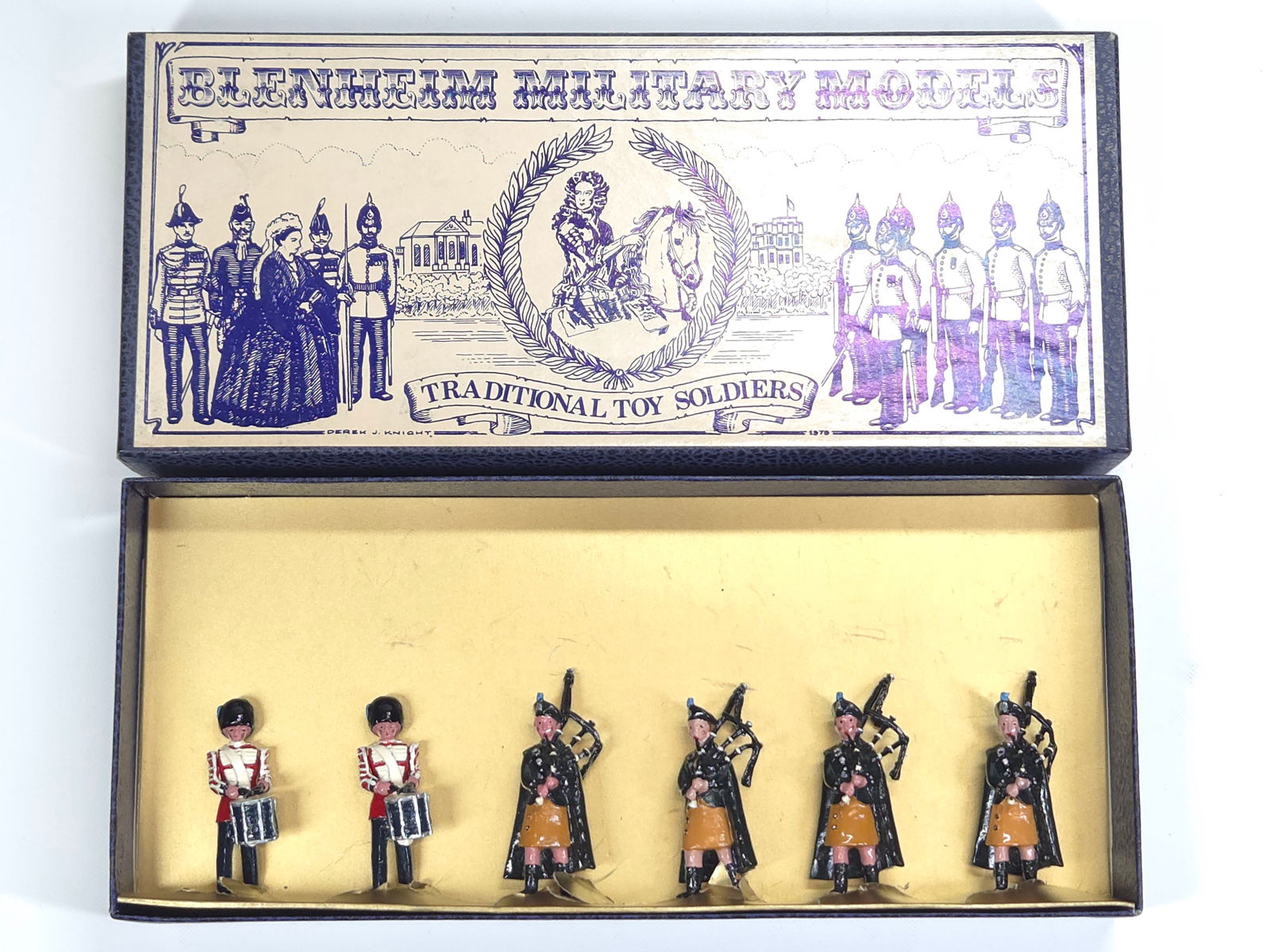 BLENHEIM MODELS IRISH GUARDS PIPES & DRUMS ADD ON SET: REMAINS IN VERY GOOD CONDITION WITH BOX.