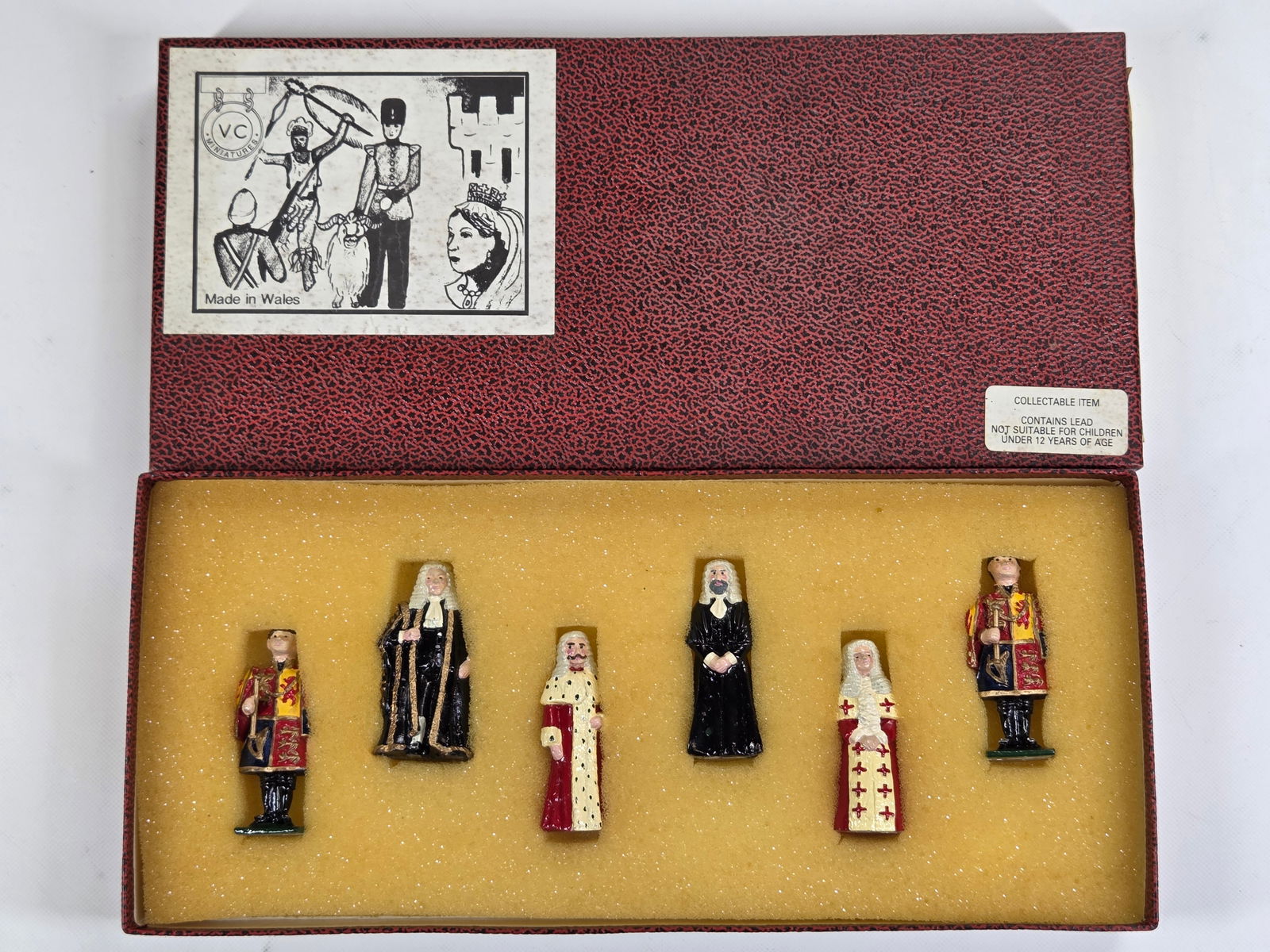 VC MINIATURES COURTIERS SET OF THREE (1 of 4)