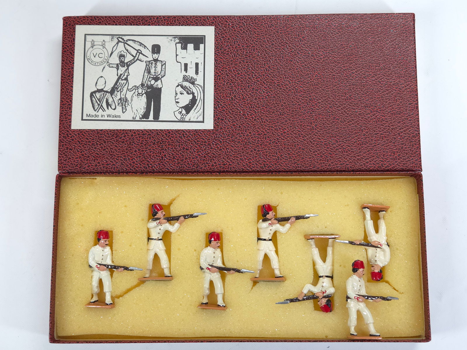 VC MINIATURES SOLDIERS IN COMBAT SET (1 of 4)