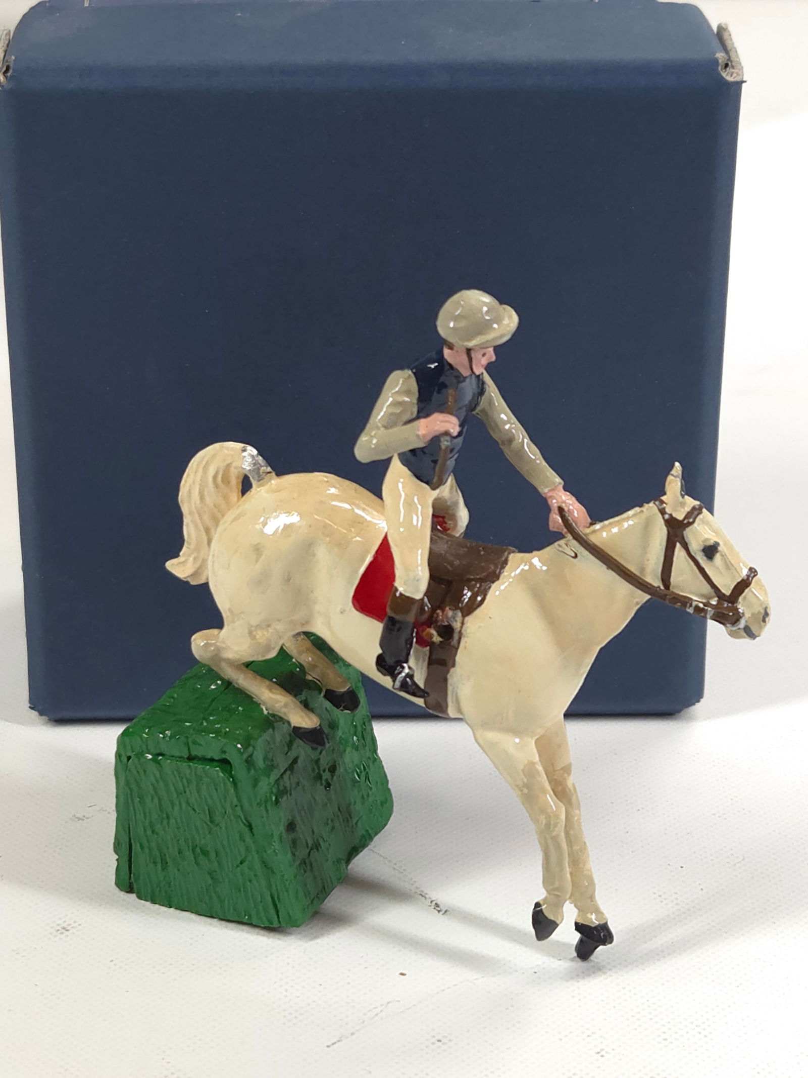 VC MINIATURES - EQUESTRIAN HORSE JUMPING (1 of 3)
