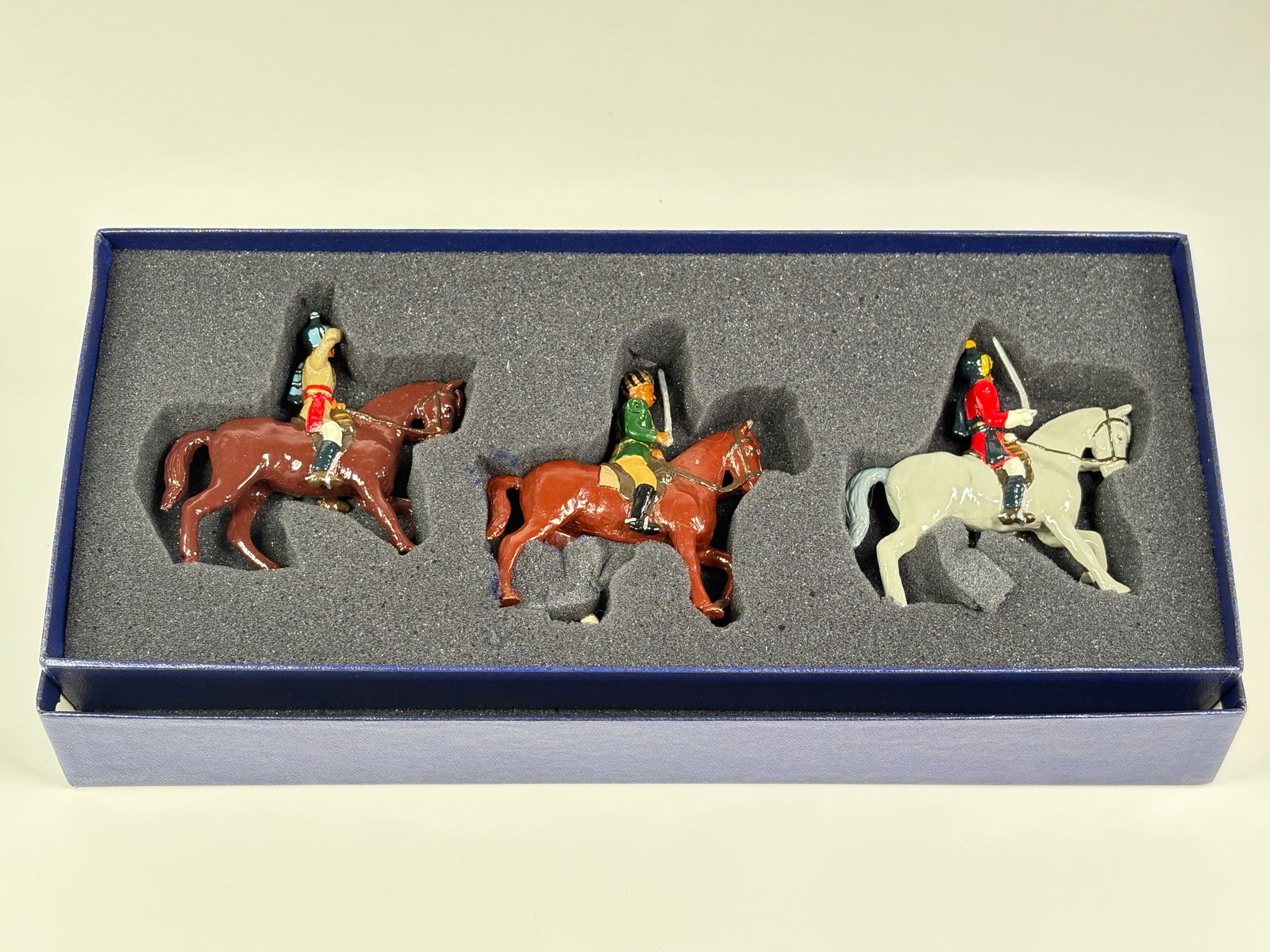 MARLBOROUGH DURBAR MOUNTED 3-PIECE SET (1 of 5)