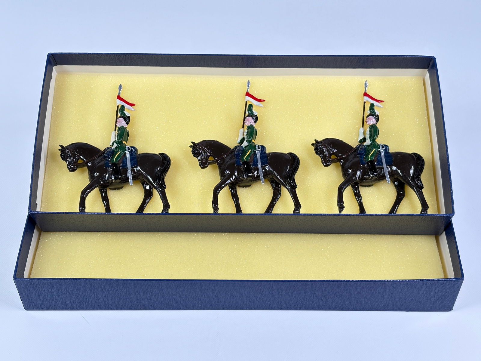 MARLBOROUGH LINCOLNSHIRE YEOMANRY MOUNTED: REMAINS IN VERY GOOD CONDITION WITH BOX.