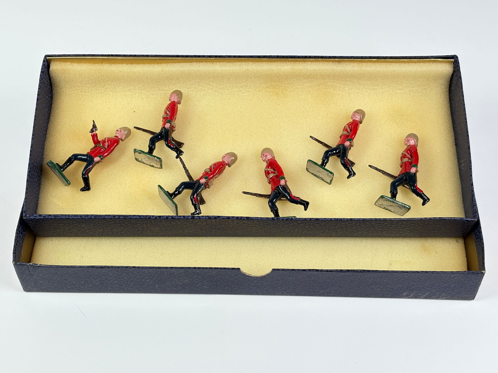 BLENHEIM MODELS 6-PIECE SOLDIER SET (1 of 5)