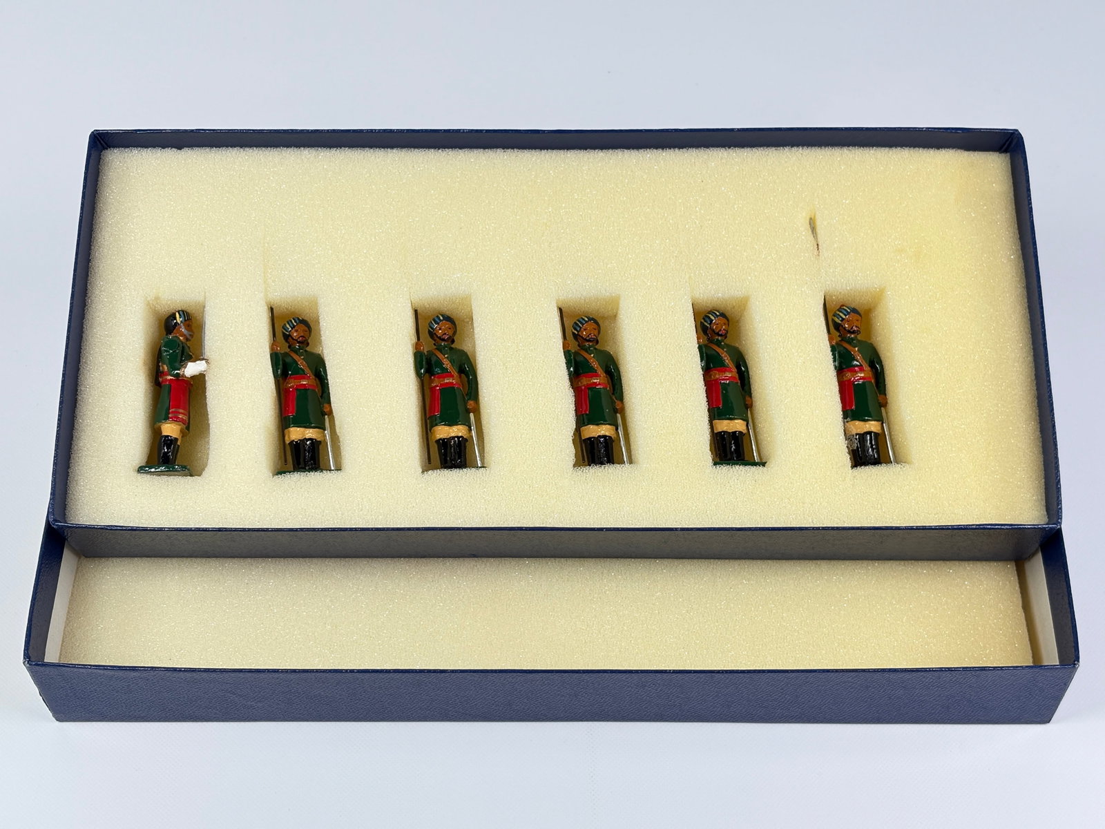 MARLBOROUGH D404 1ST BOMBAY LANCERS 1900: REMAINS IN VERY GOOD CONDITION WITH BOX.