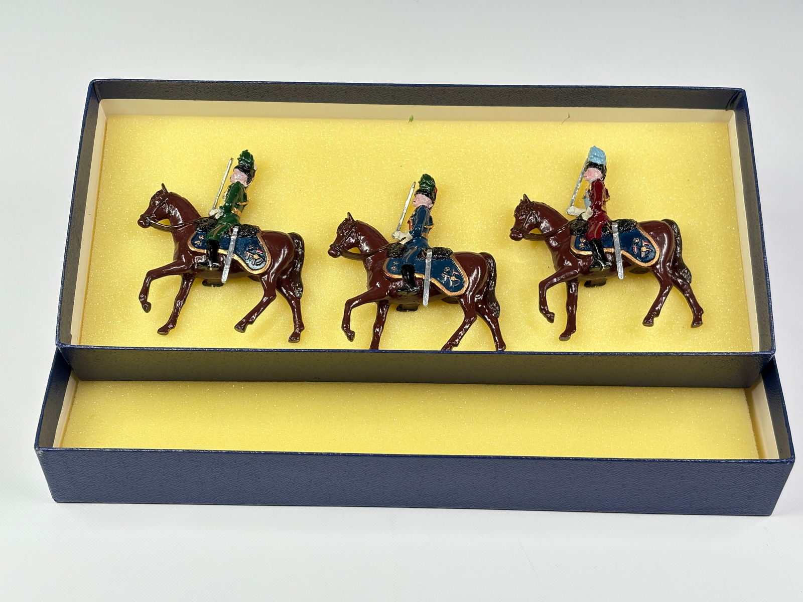 MARLBOROUGH LINCOLNSHIRE YEOMANRY MOUNTED: REMAINS IN VERY GOOD CONDITION WITH BOX.