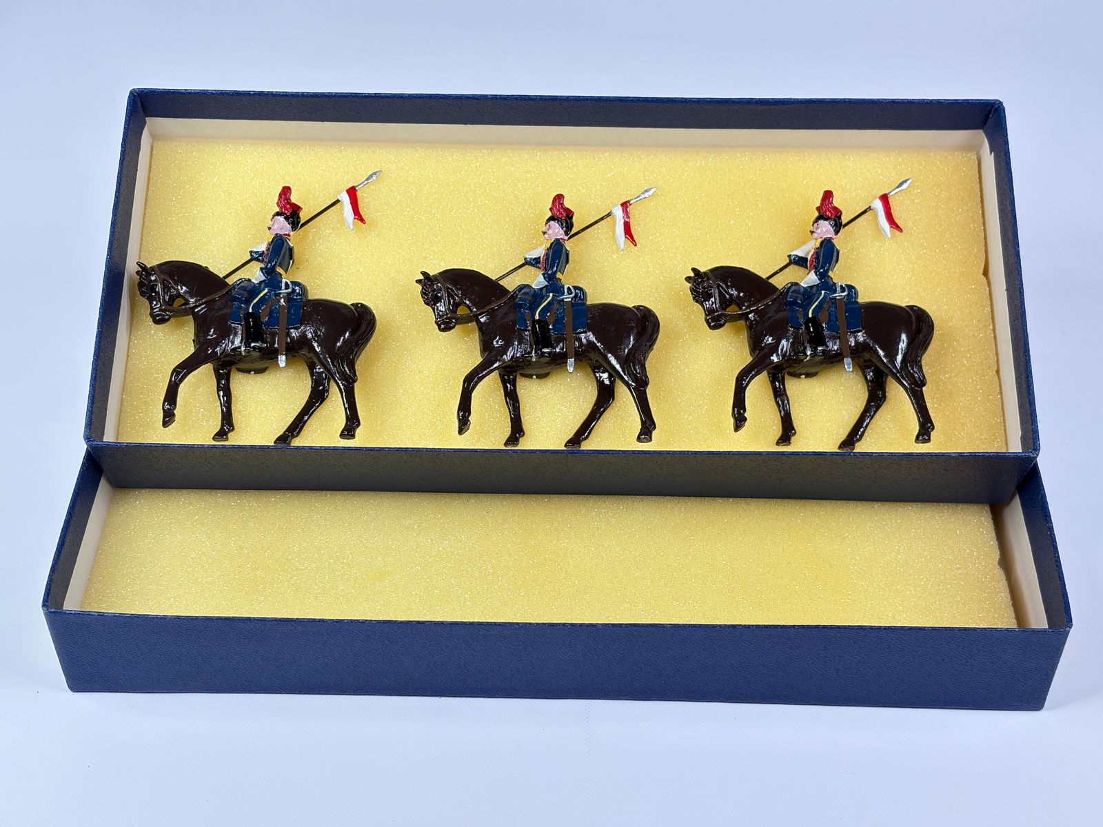 MARLBOROUGH 12TH LANCERS - COMMISSIONED SET: REMAINS IN VERY GOOD CONDITION WITH BOX.