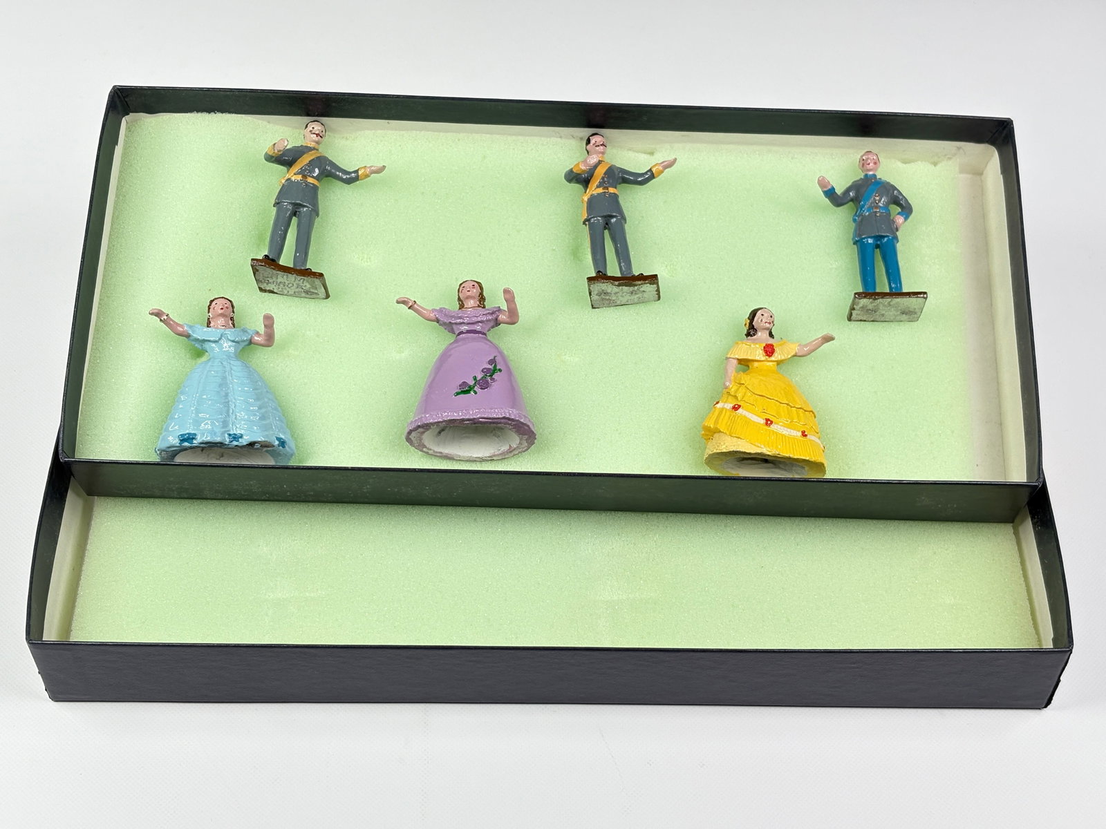 MARLBOROUGH MILITARY DANCING BALLROOM SET: REMAINS IN VERY GOOD CONDITION WITH BOX.