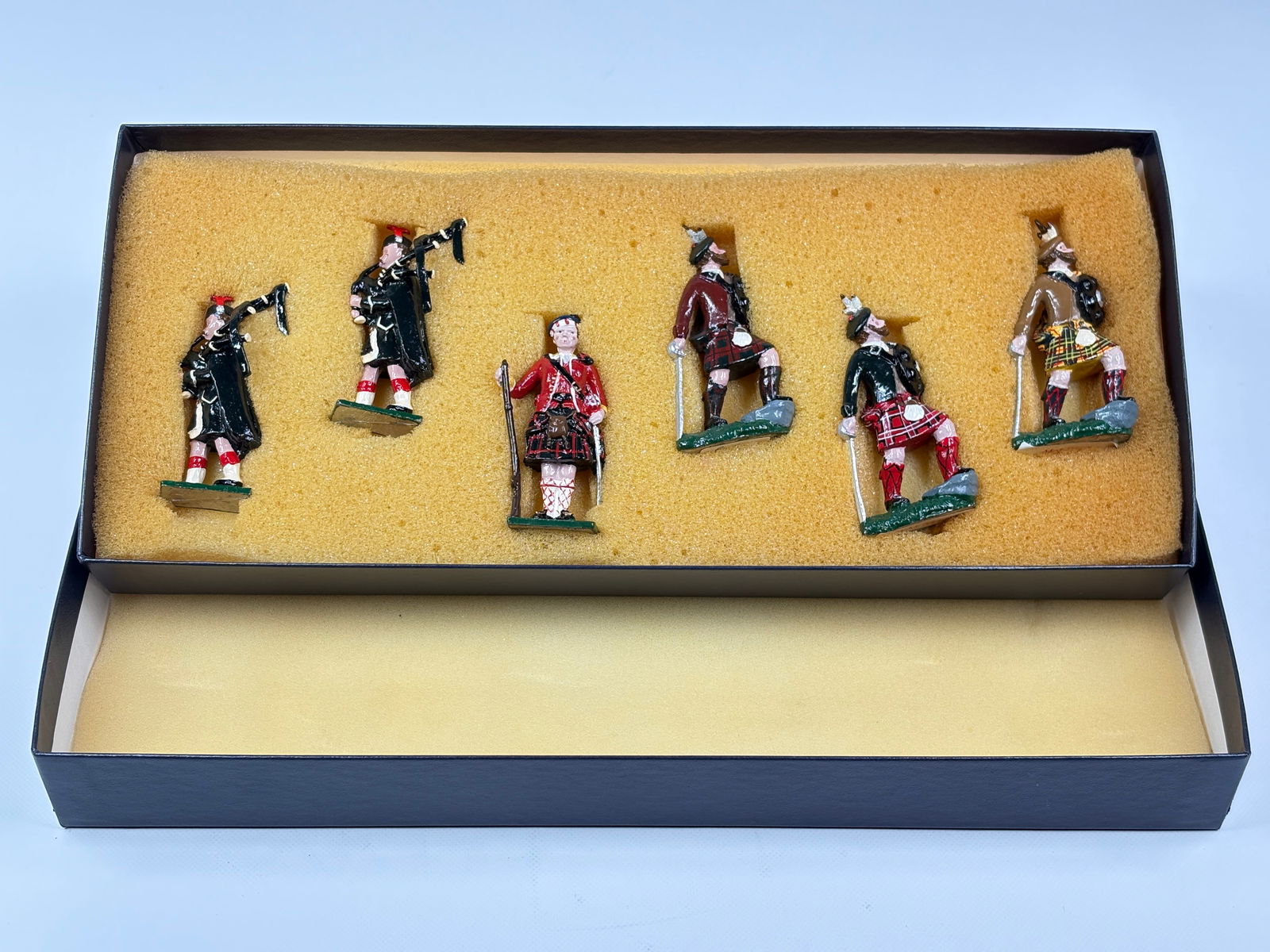 MARLBOROUGH 6-PIECE SCOTTISH & PIPES SET (1 of 4)