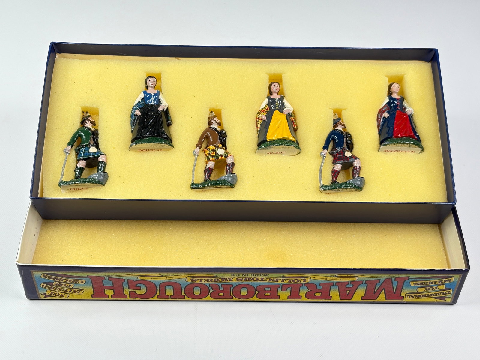 MARLBOROUGH MF 54 CLANSMAN & LADY: REMAINS IN VERY GOOD CONDITION WITH BOX.