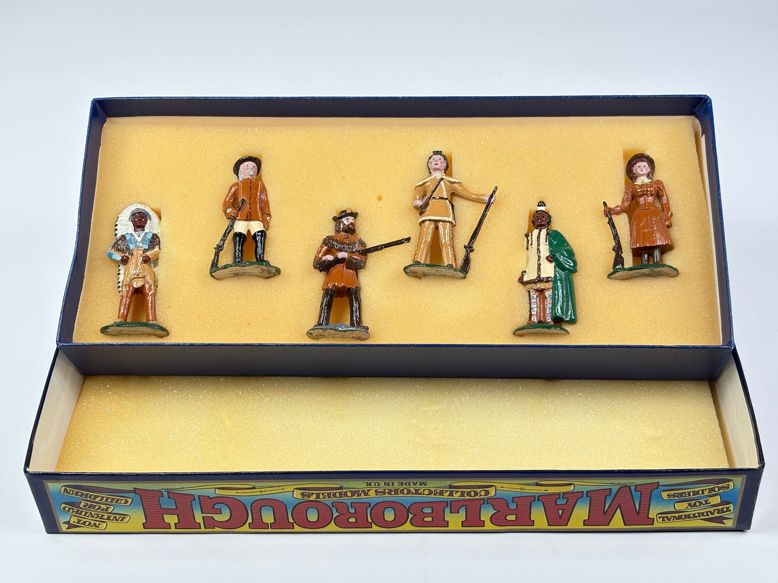 MARLBOROUGH A16 AMERICAN HEROES (1 of 5)