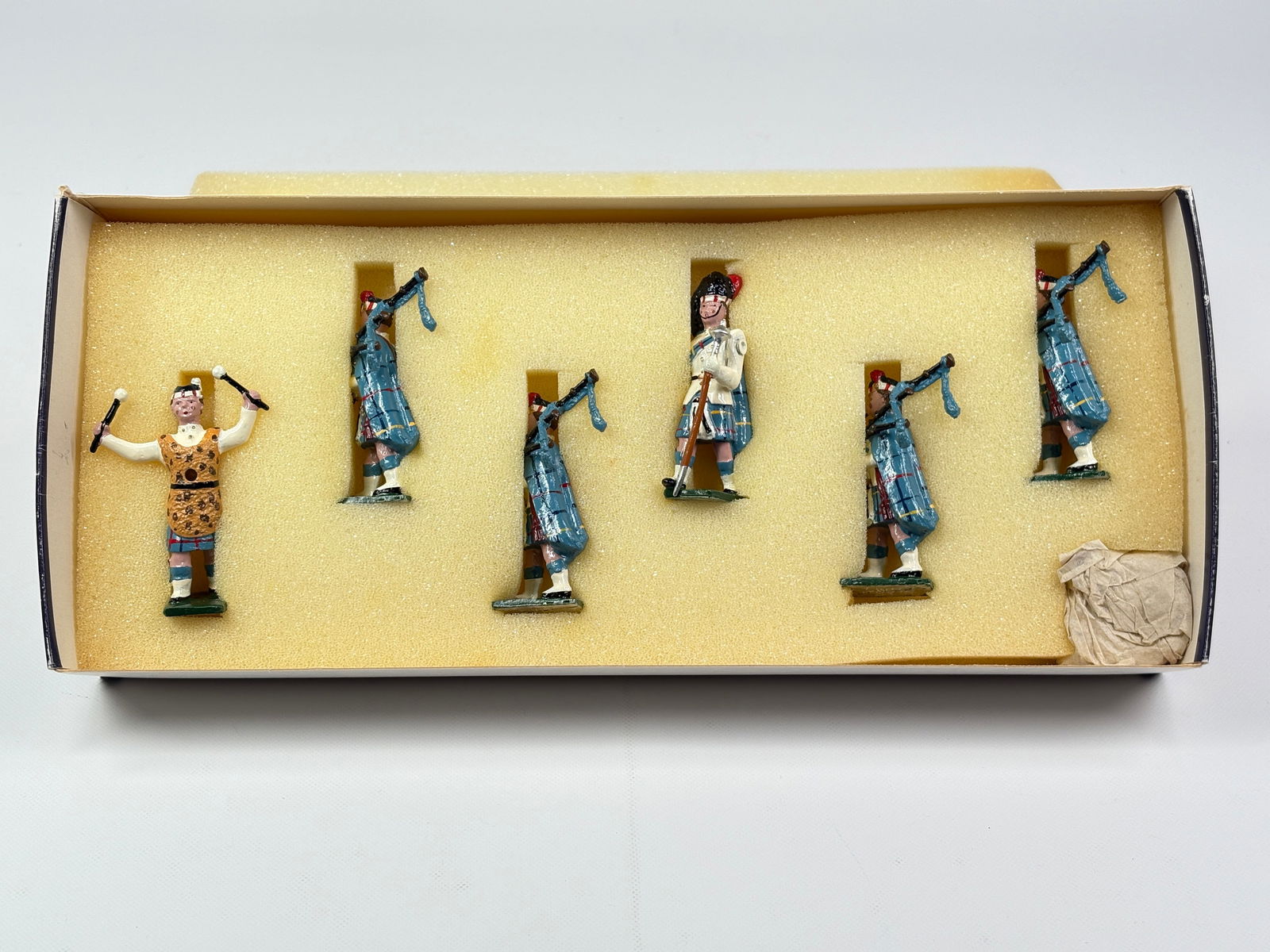 MARLBOROUGH A6 CITADEL MILITARY ACADEMY PIPES & DRUMS: REMAINS IN VERY GOOD CONDITION WITH BOX.