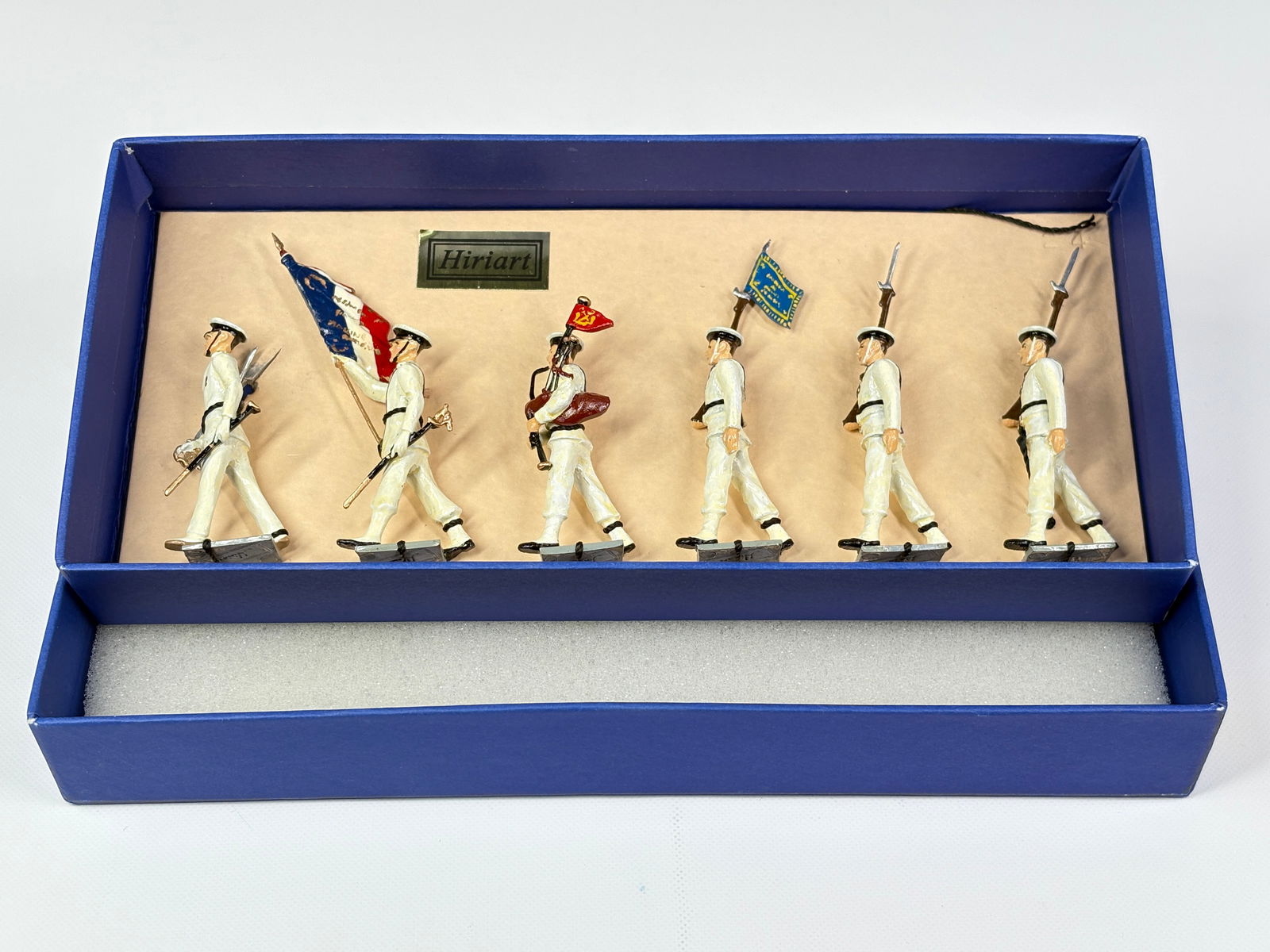 HIRIART MODELS POMPON ROUGE SET: REMAINS IN VERY GOOD CONDITION WITH BOX.