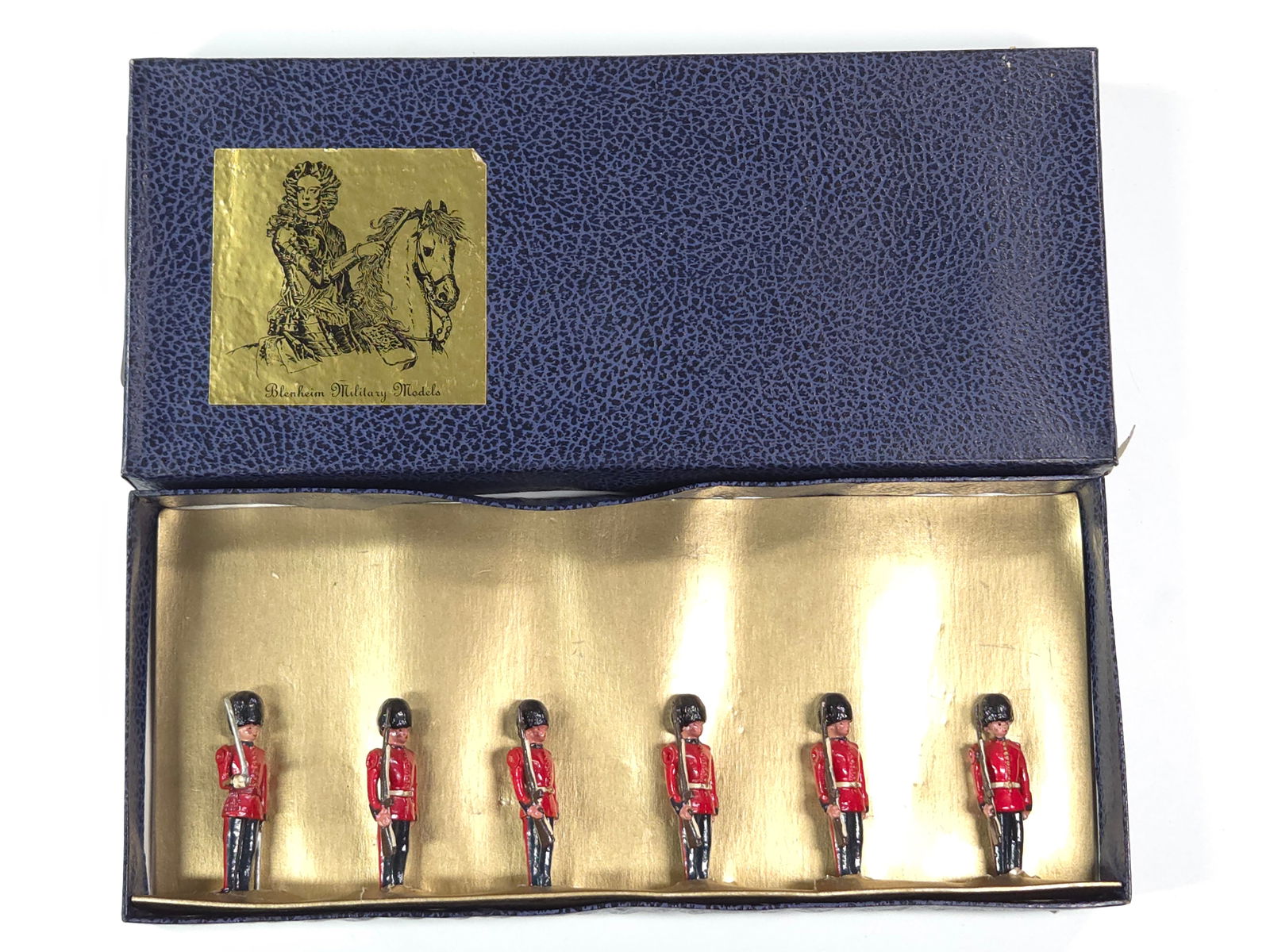 BLENHEIM MODELS B21 GRENADIER GUARDS PRESENT DAY (1 of 4)