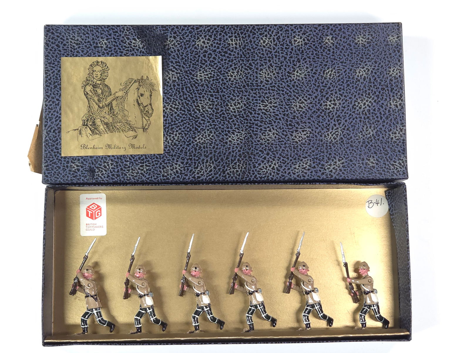 BLENHEIM MODELS CAMERONIANS SCOTTISH RIFLES 1900: REMAINS IN VERY GOOD CONDITION WITH BOX.