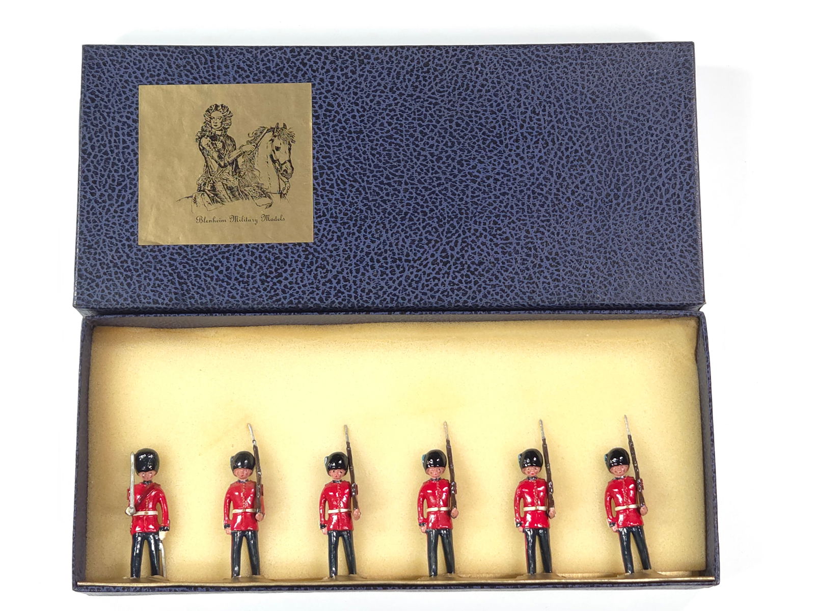 BLENHEIM MODELS B36 IRISH GUARDS 1900 (1 of 4)