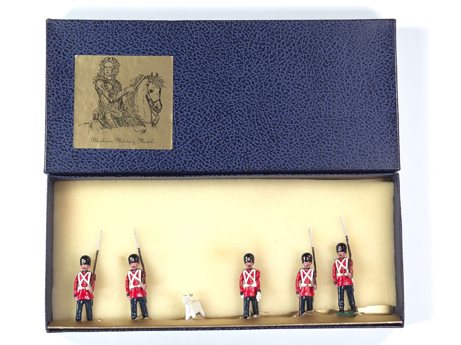 BLENHEIM MODELS B28 ROYAL WELSH FUSILIERS & MASCOT 1890: REMAINS IN VERY GOOD CONDITION WITH BOX.