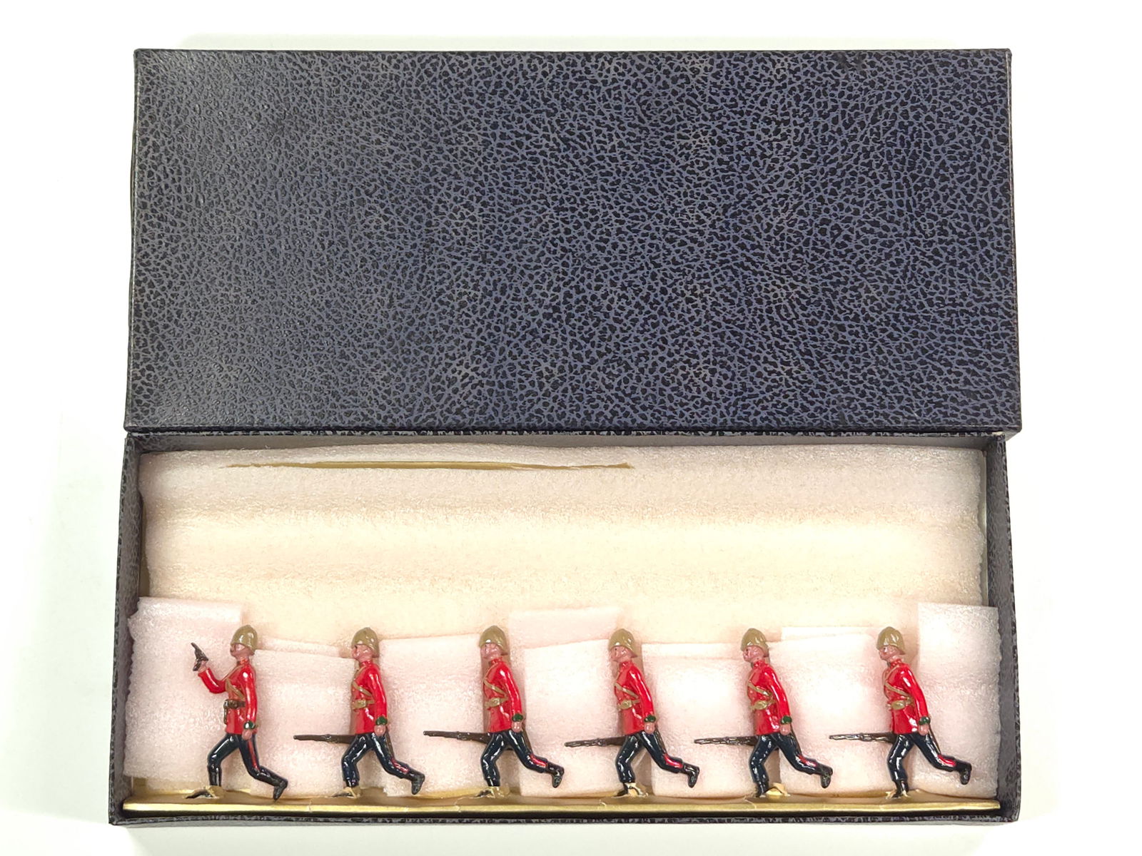 BLENHEIM MODELS B11 24TH FOOT 1879 (1 of 4)