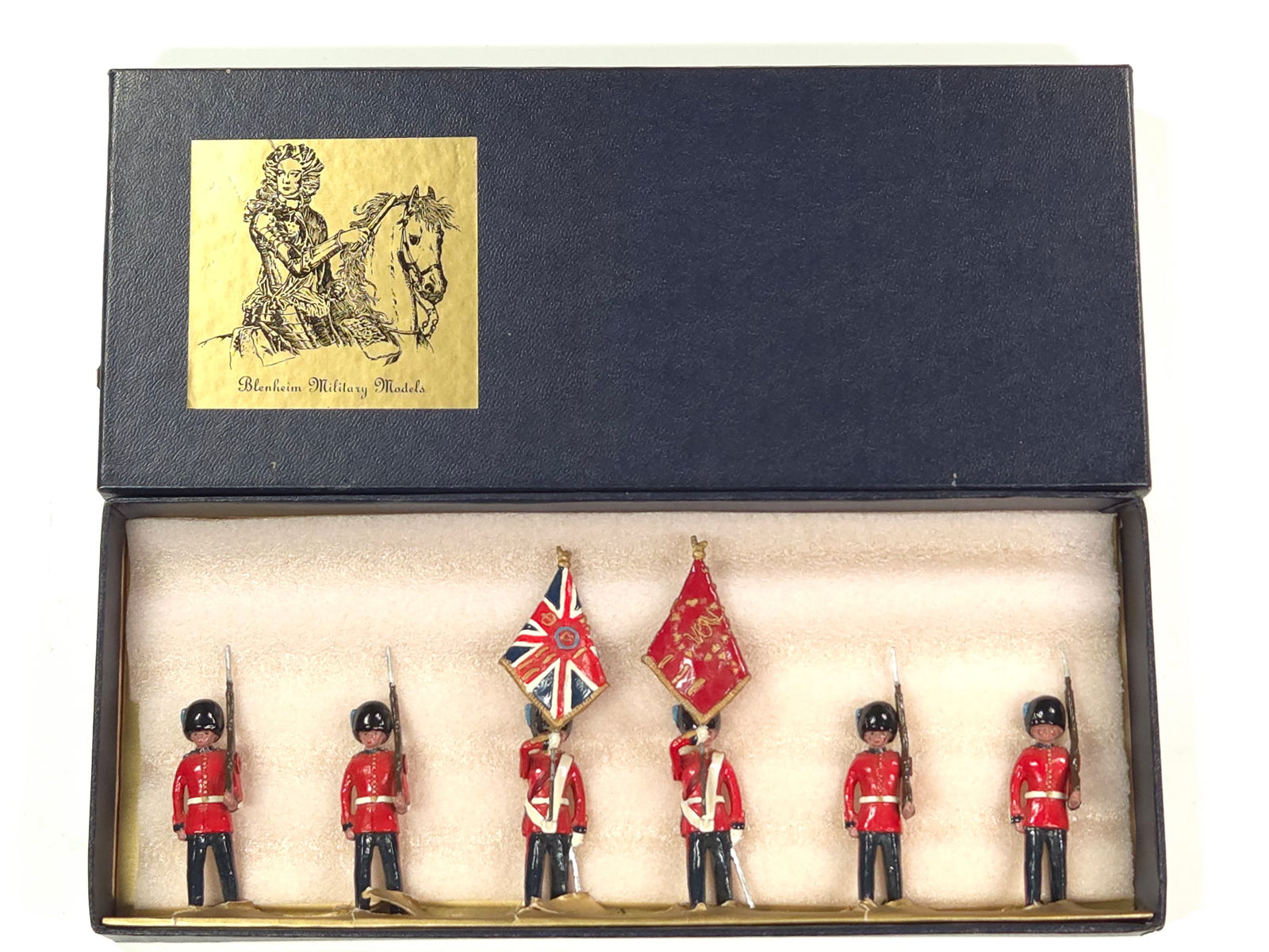 BLENHEIM MODELS B34 IRISH GUARDS COLOURS 1900 (1 of 4)