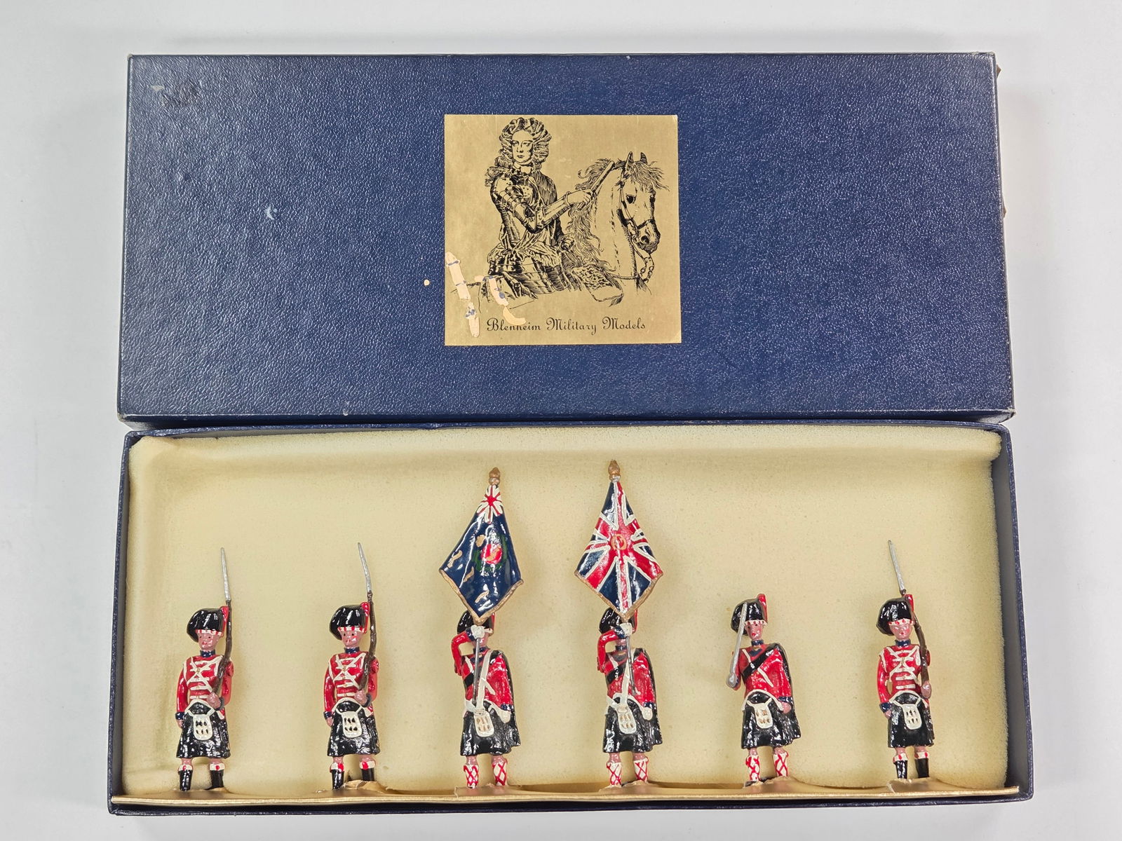 BLENHEIM MODELS B8 BLACK WATCH COLOURS 1815 (1 of 4)
