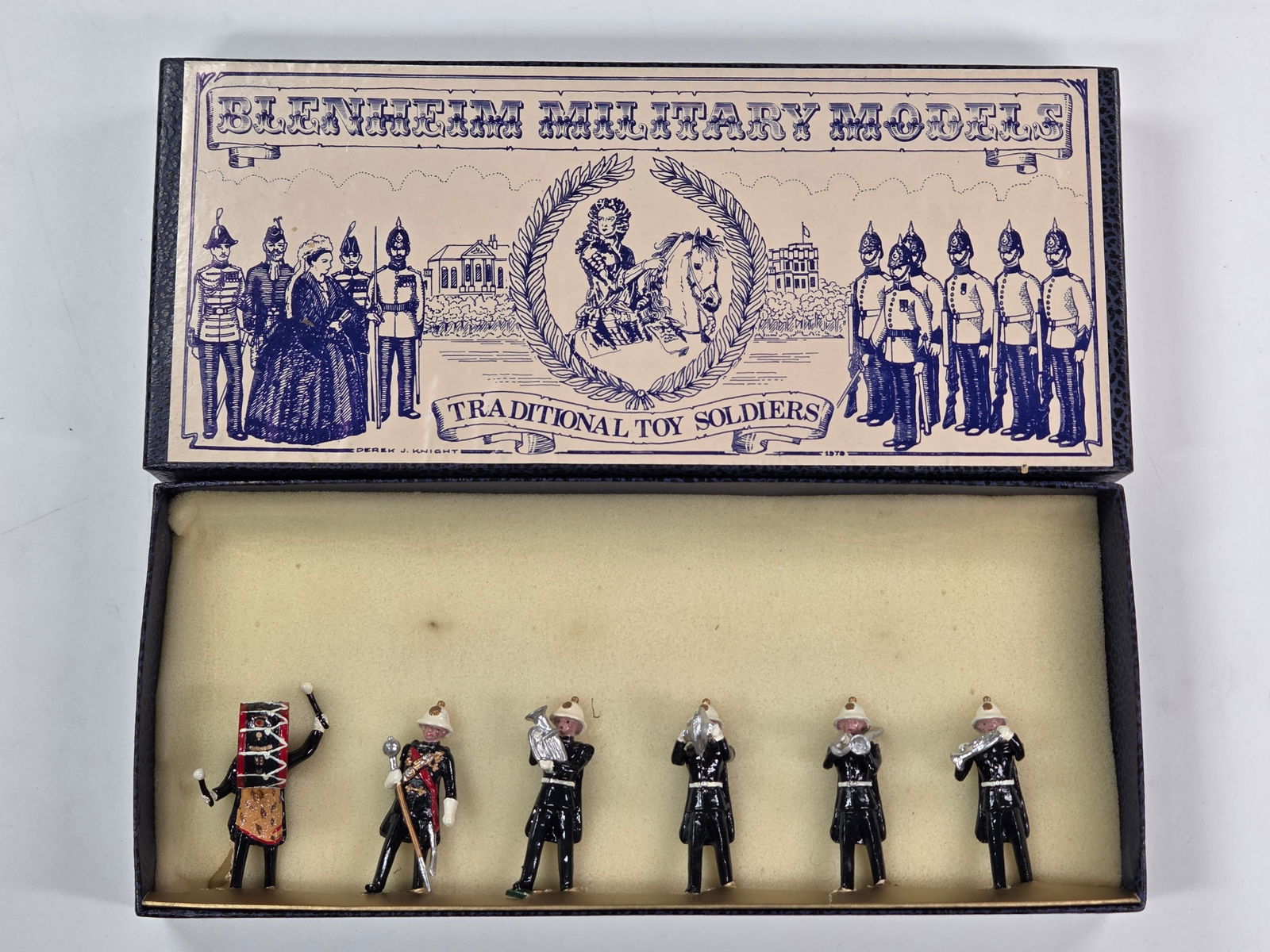 BLENHEIM MODELS B47 BAND OF THE ROYAL MARINES BASIC SET (1 of 4)