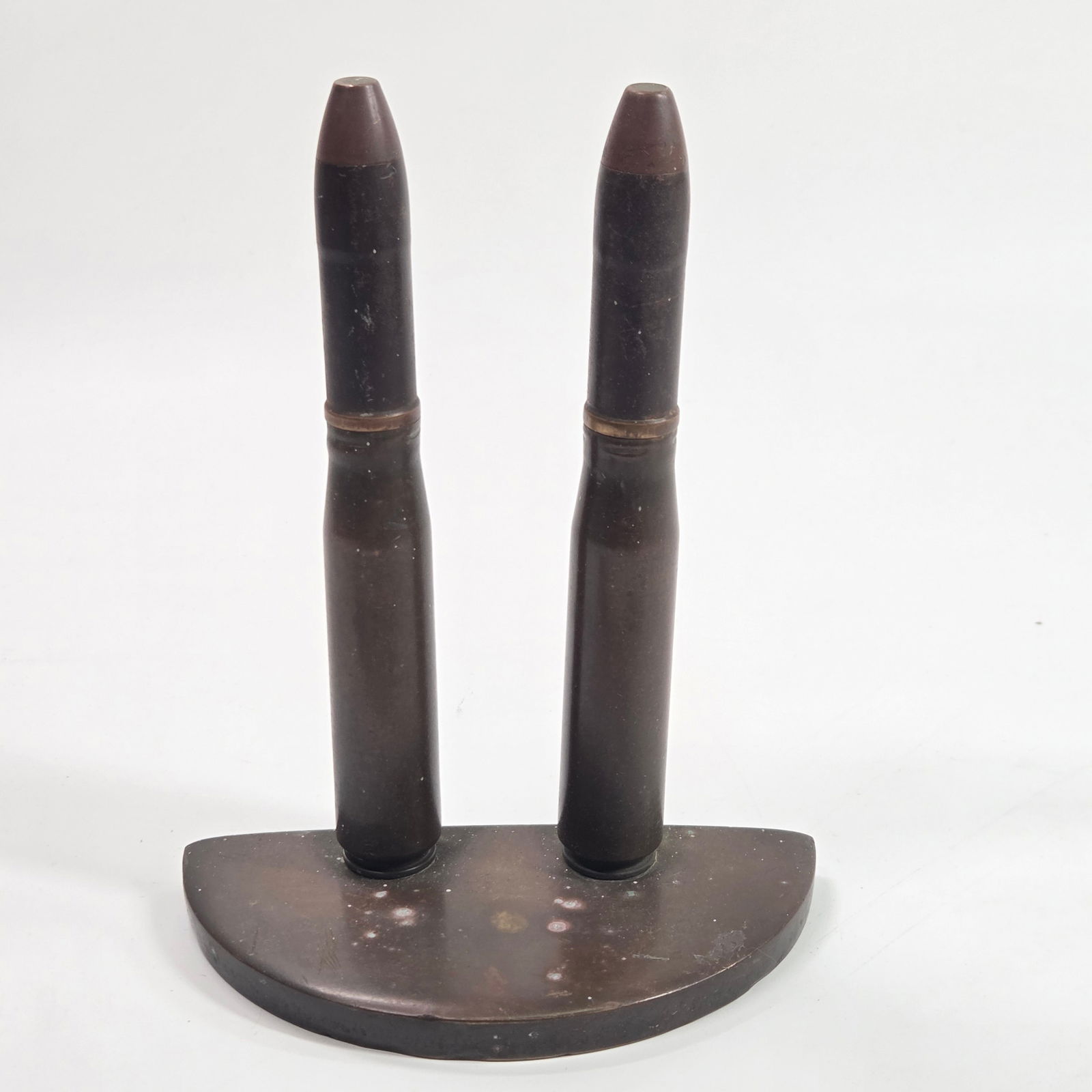 TRENCH ART SHELL BULLET BOOKEND: REMAINS IN GOOD CONDITION, SHOWING SOME TYPICAL WEAR.