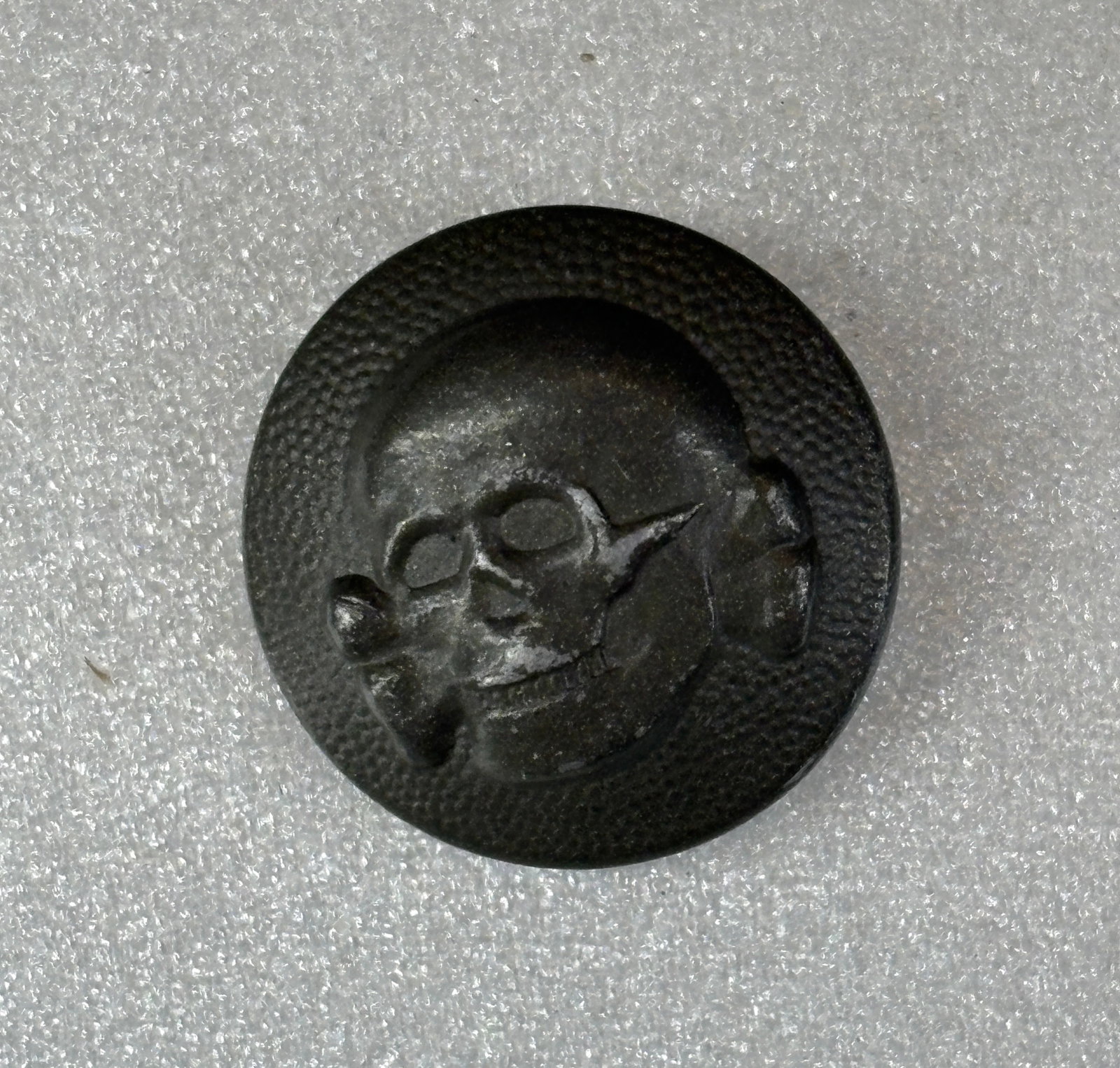 GERMAN WWII SS TOTENKOPF SKULL CAP BUTTON: REMAINS IN GOOD CONDITION, SHOWING SOME LIGHT WEAR TO FINISH.