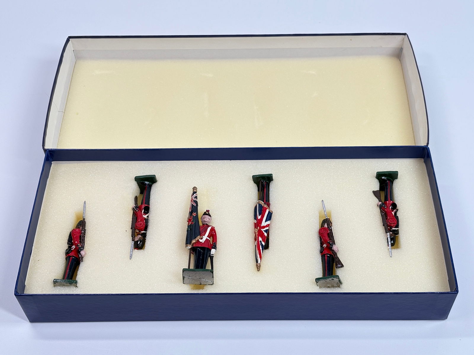 MARLBOROUGH MF48 FORT HENRY GUARD COLOUR PARTY: SET REMAINS IN VERY GOOD CONDITION WITH BOX.